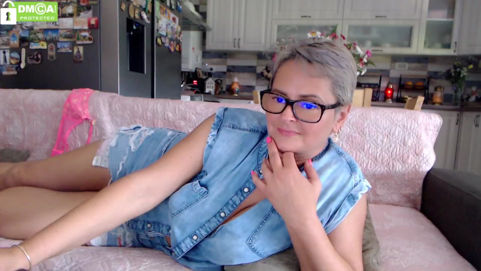Gallery image thumbnail from silverjewel's myfreecams stream on, 06/18/2024, 11:39 image 12 of 20
