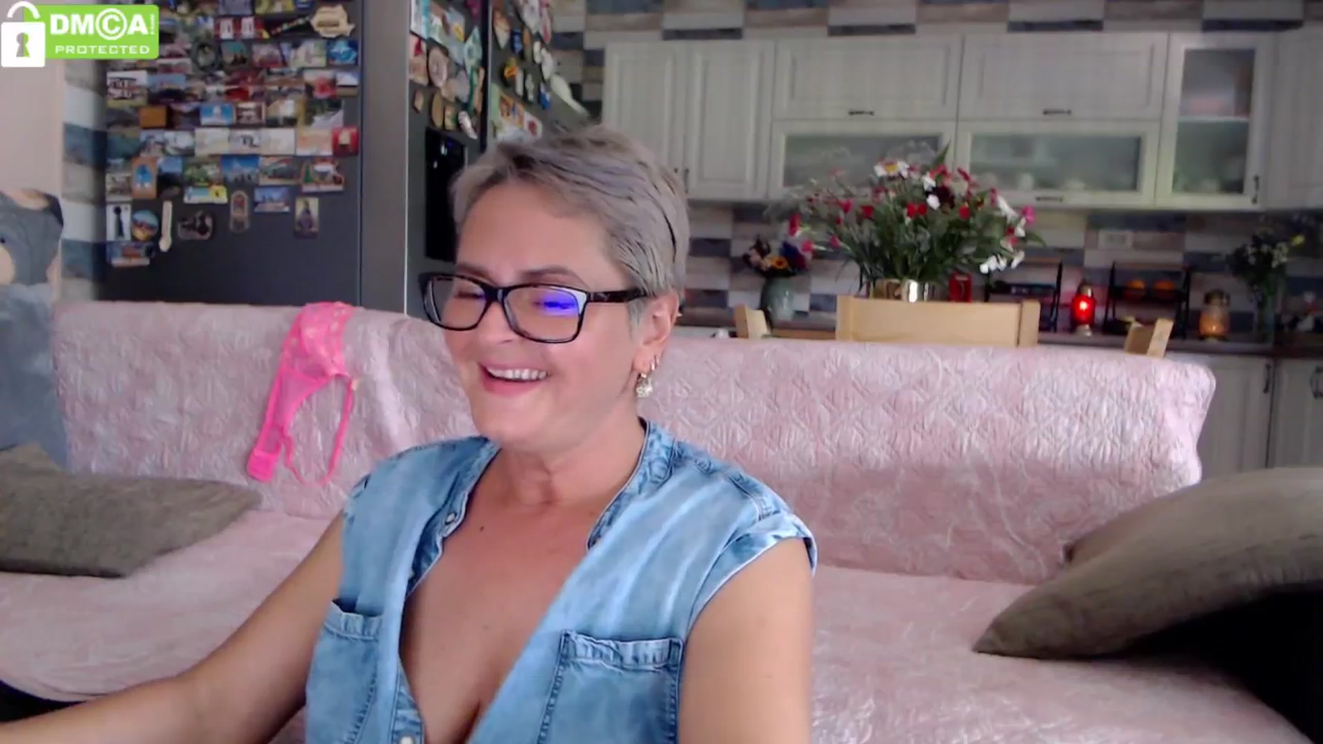 Gallery image thumbnail from silverjewel's myfreecams stream on, 06/18/2024, 11:39 image 8 of 20