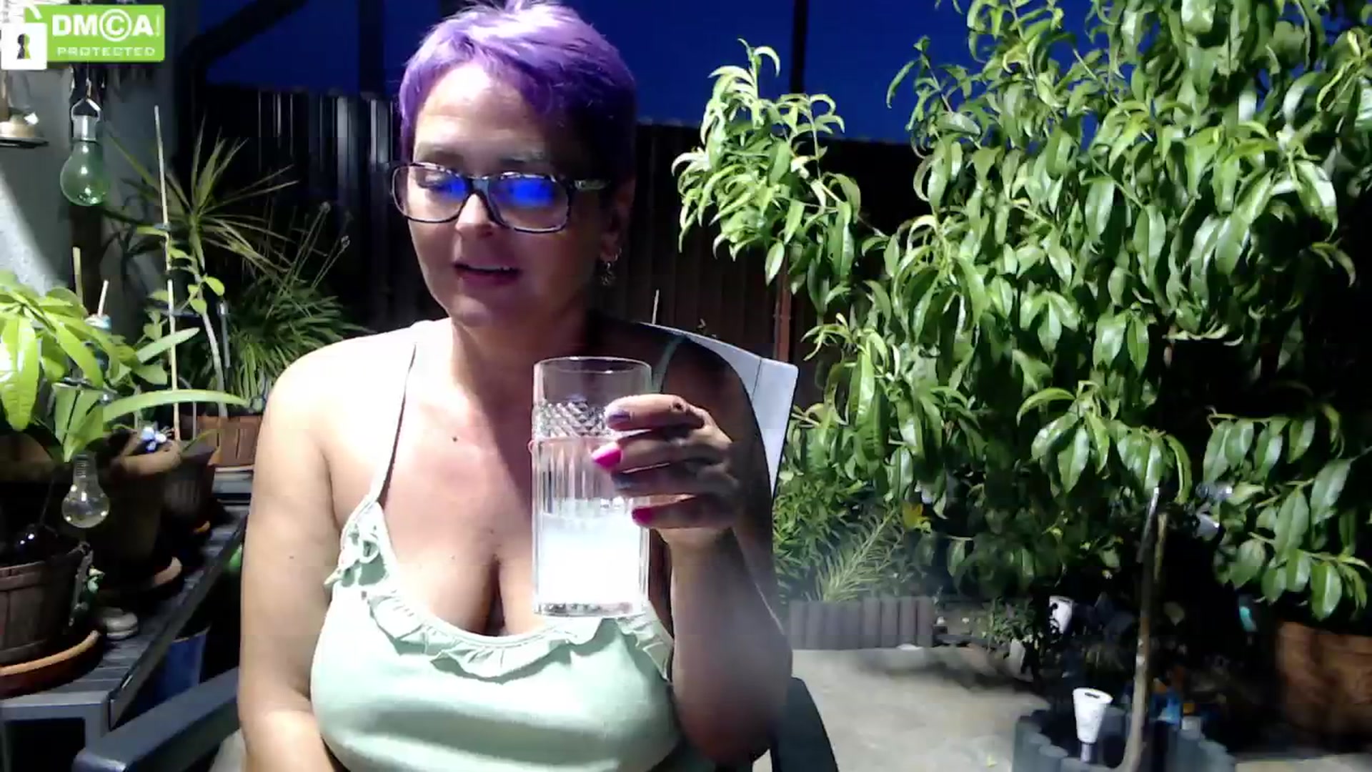 Gallery image thumbnail from silverjewel's myfreecams stream on, 06/21/2024, 19:06 image 13 of 20