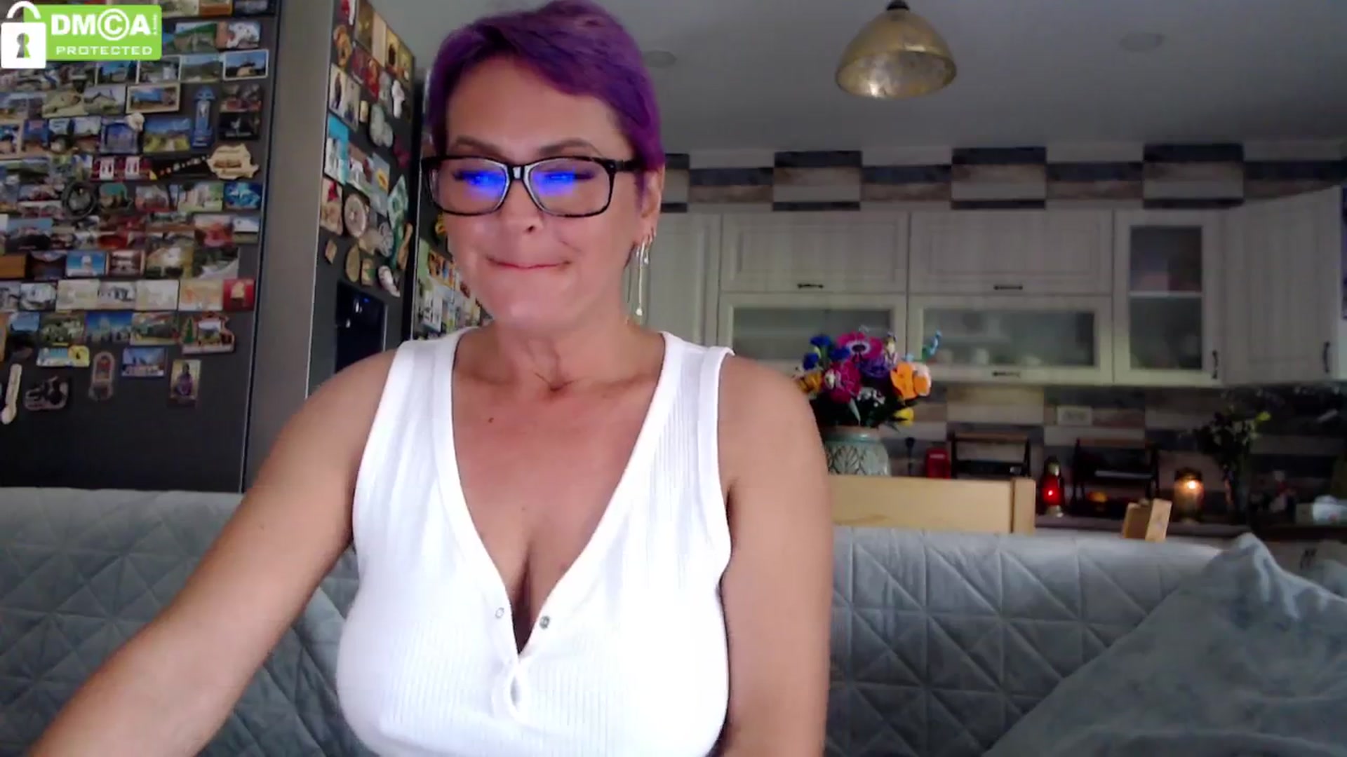 Gallery image thumbnail from silverjewel's myfreecams stream on, 06/22/2024, 09:53 image 3 of 20
