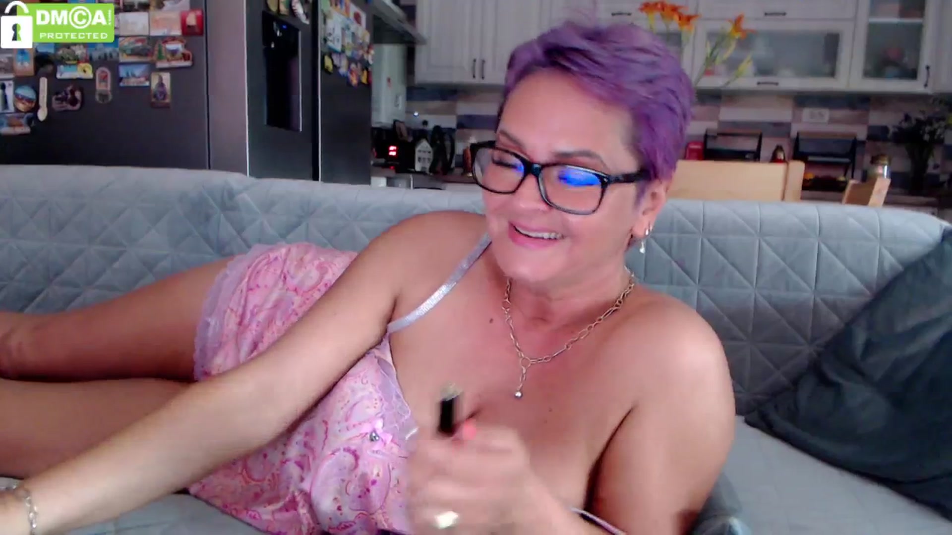 Gallery image thumbnail from silverjewel's myfreecams stream on, 06/25/2024, 09:21 image 9 of 20