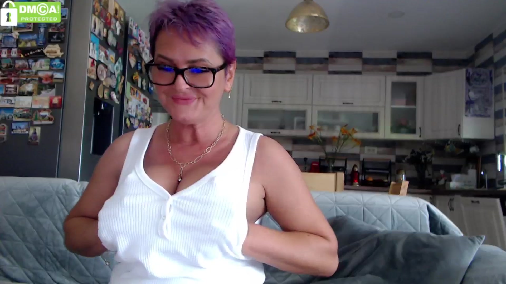 Gallery image thumbnail from silverjewel's myfreecams stream on, 06/26/2024, 10:22 image 18 of 20