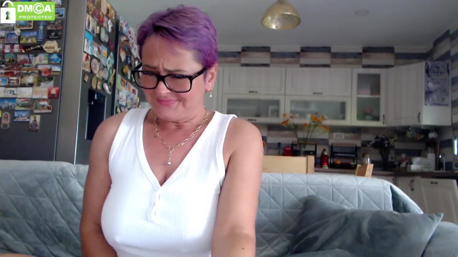 Gallery image thumbnail from silverjewel's myfreecams stream on, 06/26/2024, 10:22 image 17 of 20
