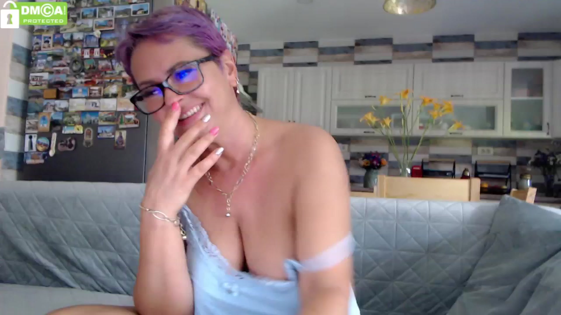 Gallery image thumbnail from silverjewel's myfreecams stream on, 06/27/2024, 09:55 image 10 of 20