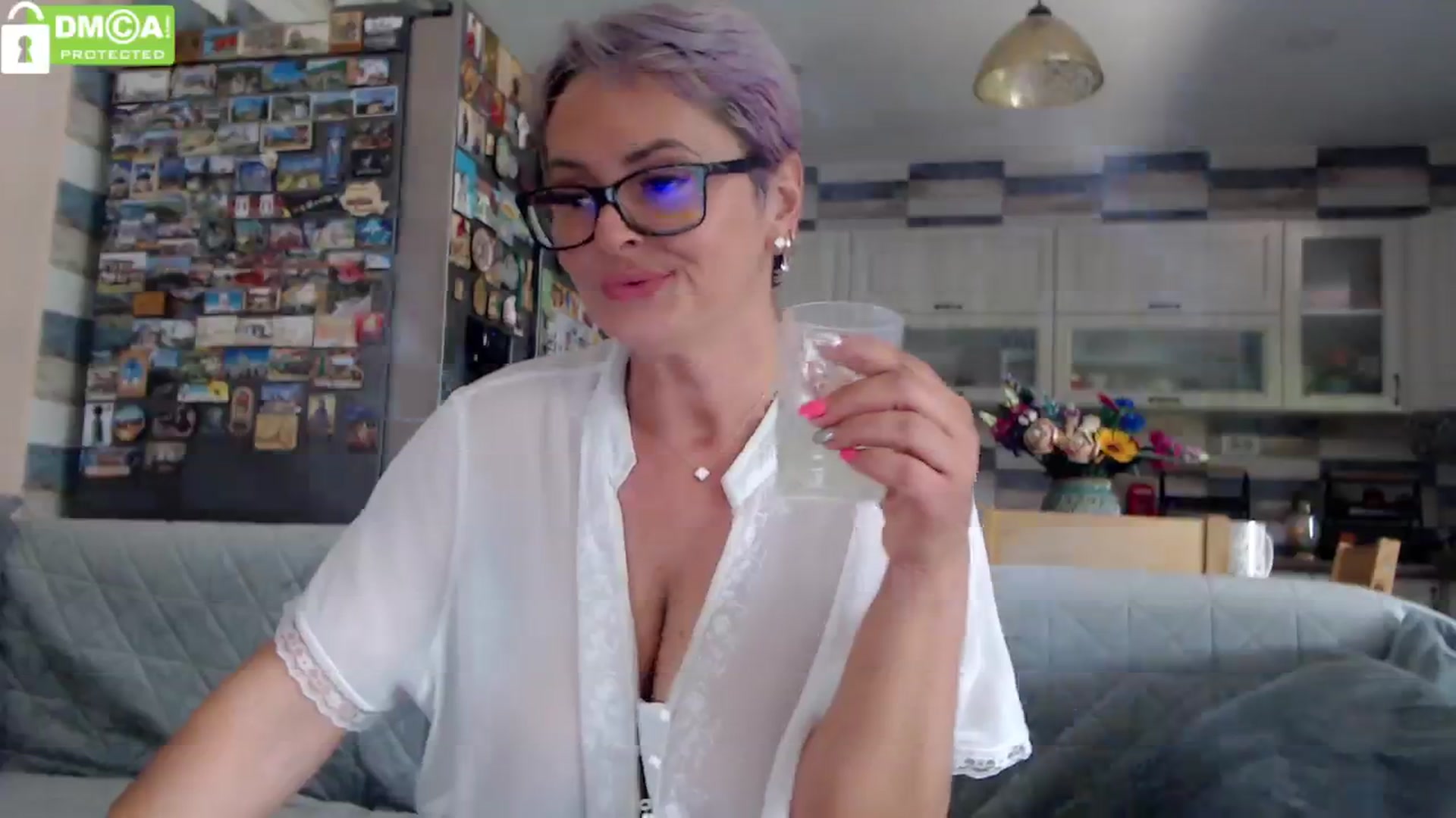 Gallery image thumbnail from silverjewel's myfreecams stream on, 07/09/2024, 12:28 image 8 of 20