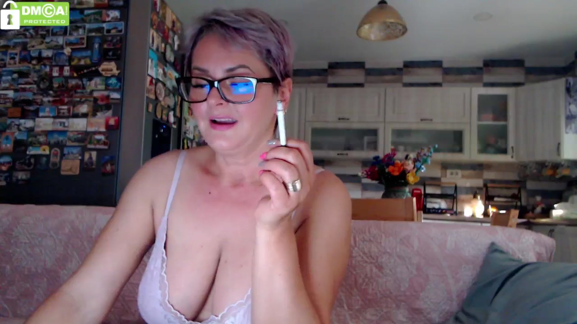 Gallery image thumbnail from silverjewel's myfreecams stream on, 07/10/2024, 17:21 image 9 of 20