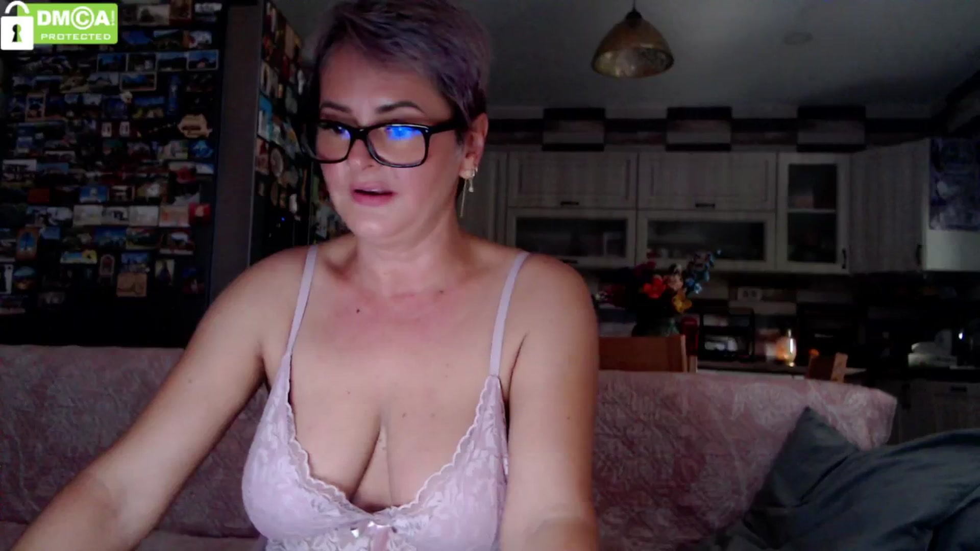 Gallery image thumbnail from silverjewel's myfreecams stream on, 07/10/2024, 17:21 image 15 of 20