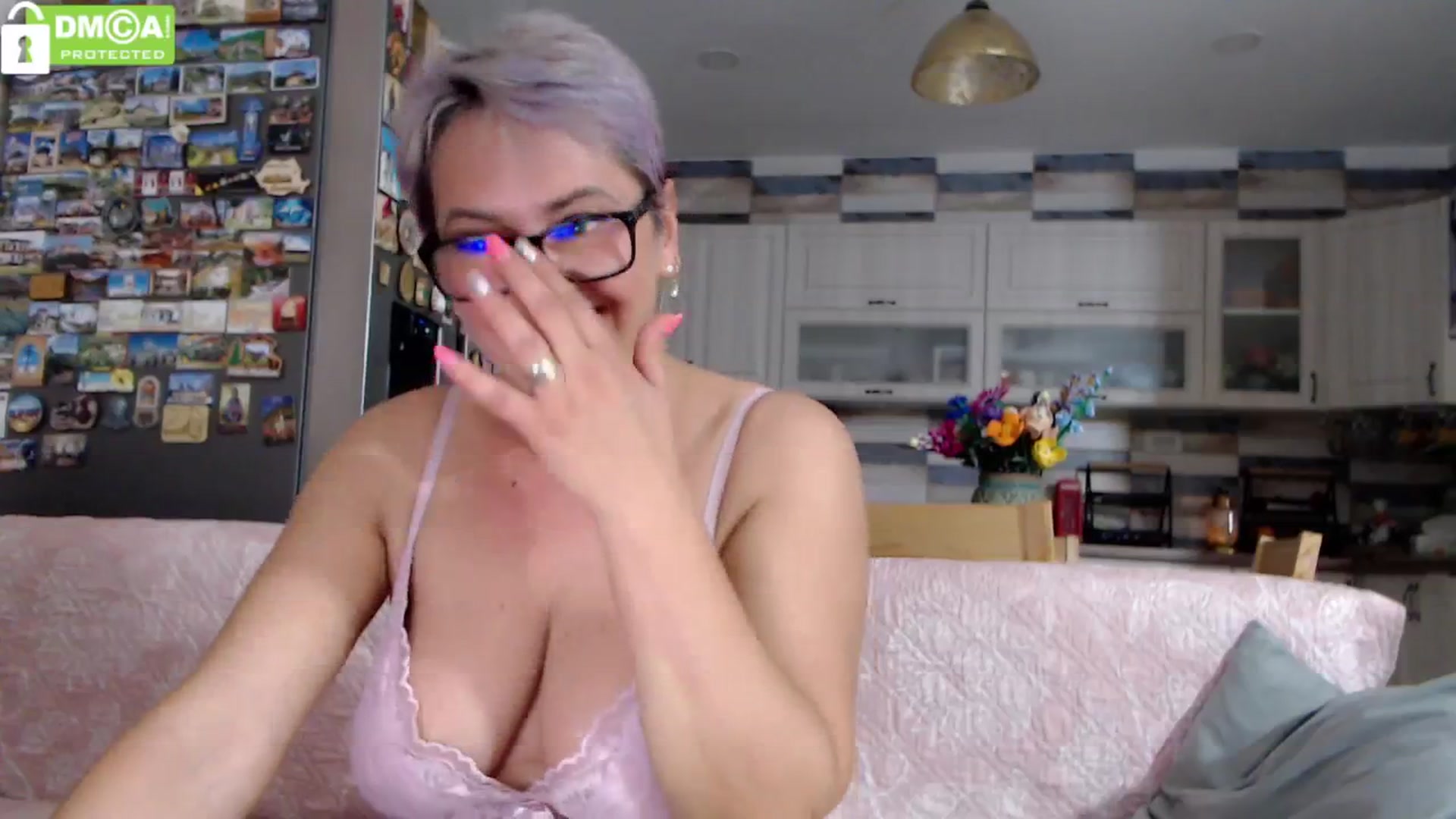 Gallery image thumbnail from silverjewel's myfreecams stream on, 07/10/2024, 17:21 image 19 of 20