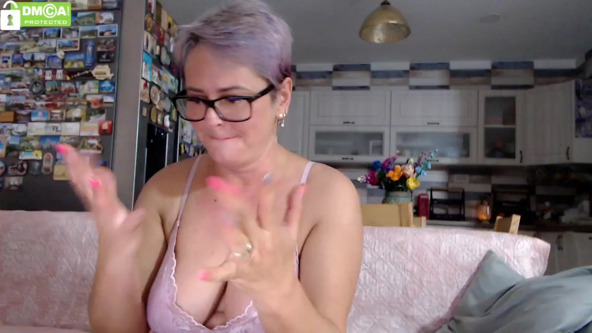 Gallery image thumbnail from silverjewel's myfreecams stream on, 07/10/2024, 17:59 image 6 of 20