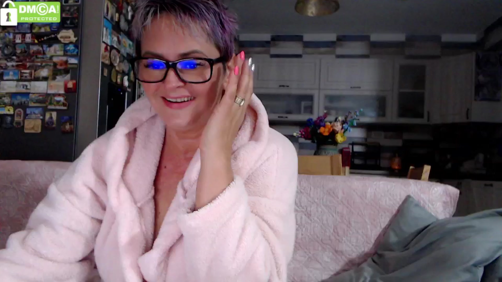 Gallery image thumbnail from silverjewel's myfreecams stream on, 07/10/2024, 17:59 image 18 of 20