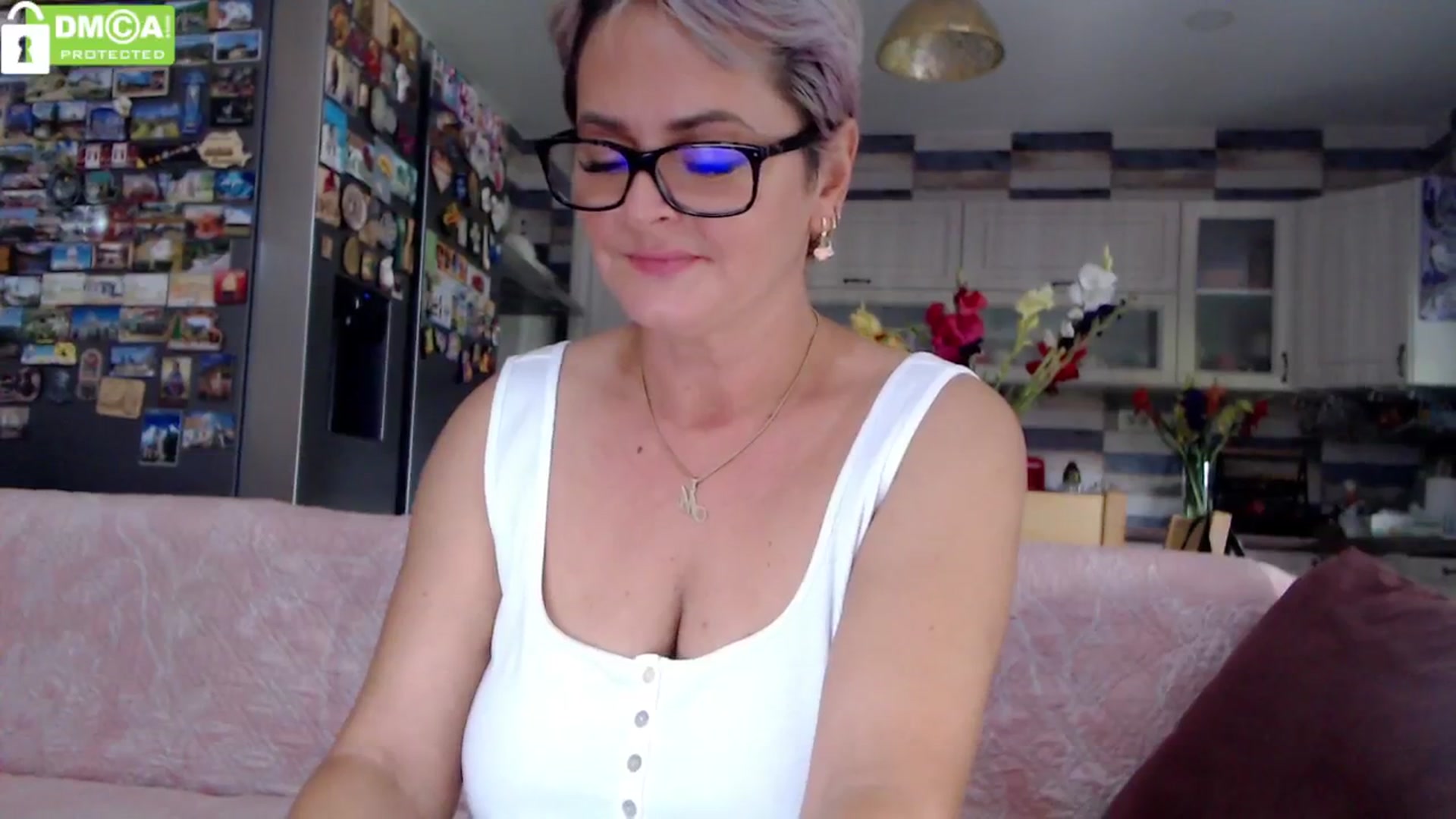 Gallery image thumbnail from silverjewel's myfreecams stream on, 07/18/2024, 10:59 image 6 of 20