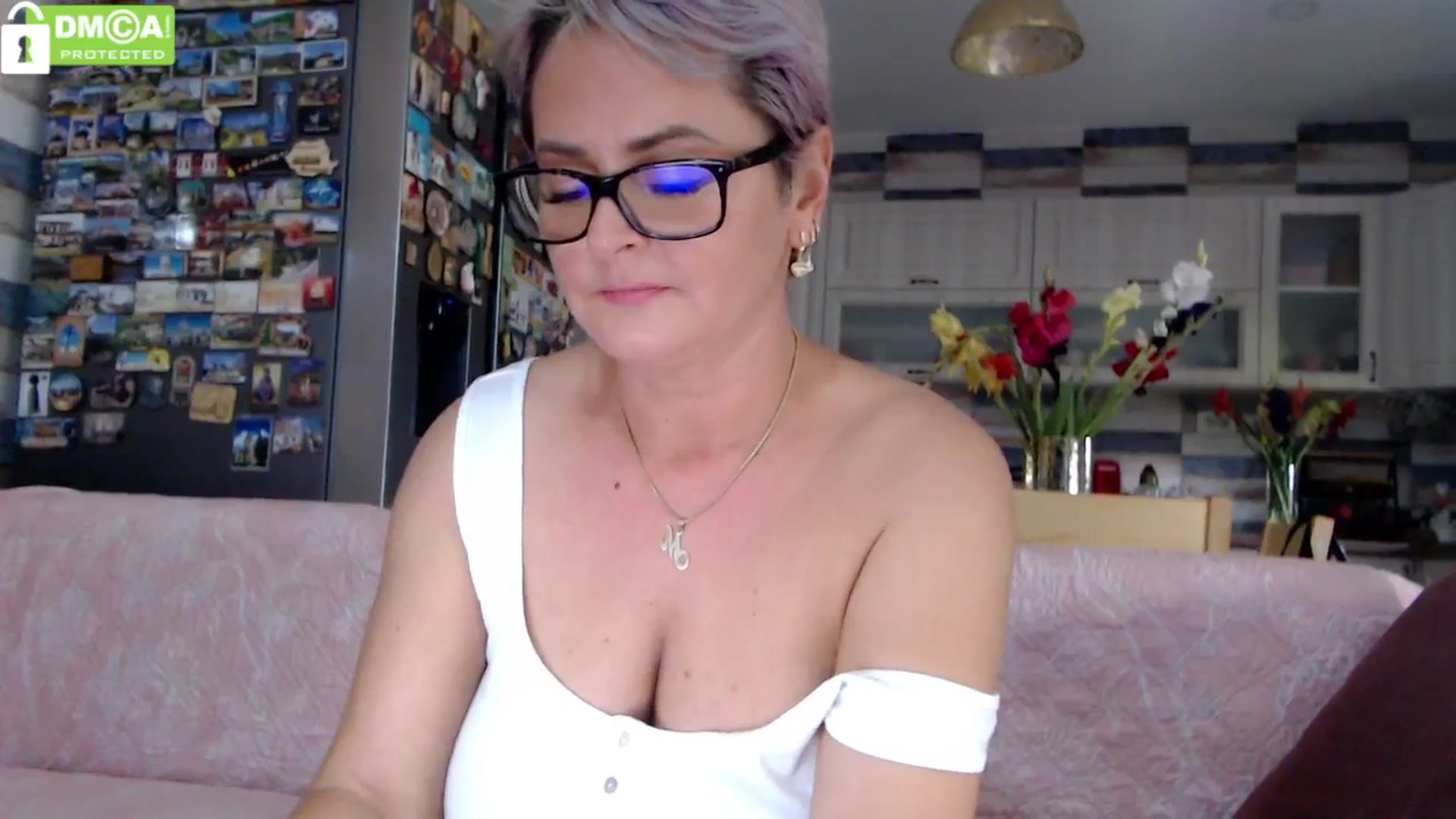 Gallery image thumbnail from silverjewel's myfreecams stream on, 07/18/2024, 10:59 image 10 of 20