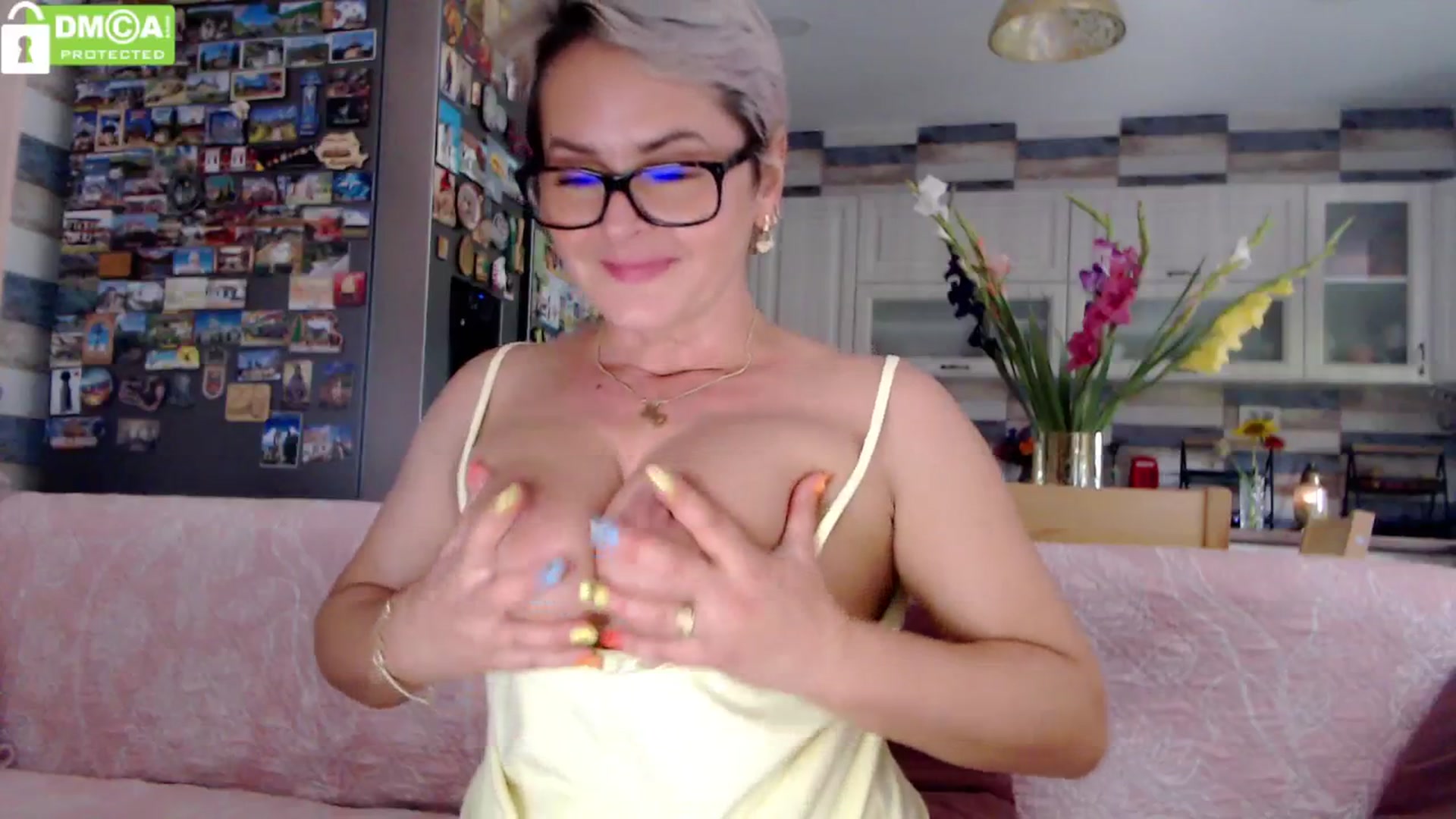 Gallery image thumbnail from silverjewel's myfreecams stream on, 07/29/2024, 10:52 image 11 of 20