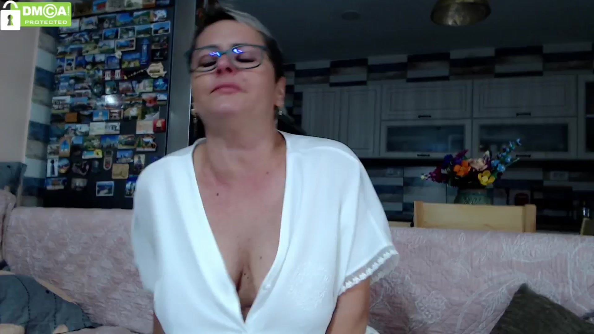 Gallery image thumbnail from silverjewel's myfreecams stream on, 08/27/2024, 10:47 image 15 of 20