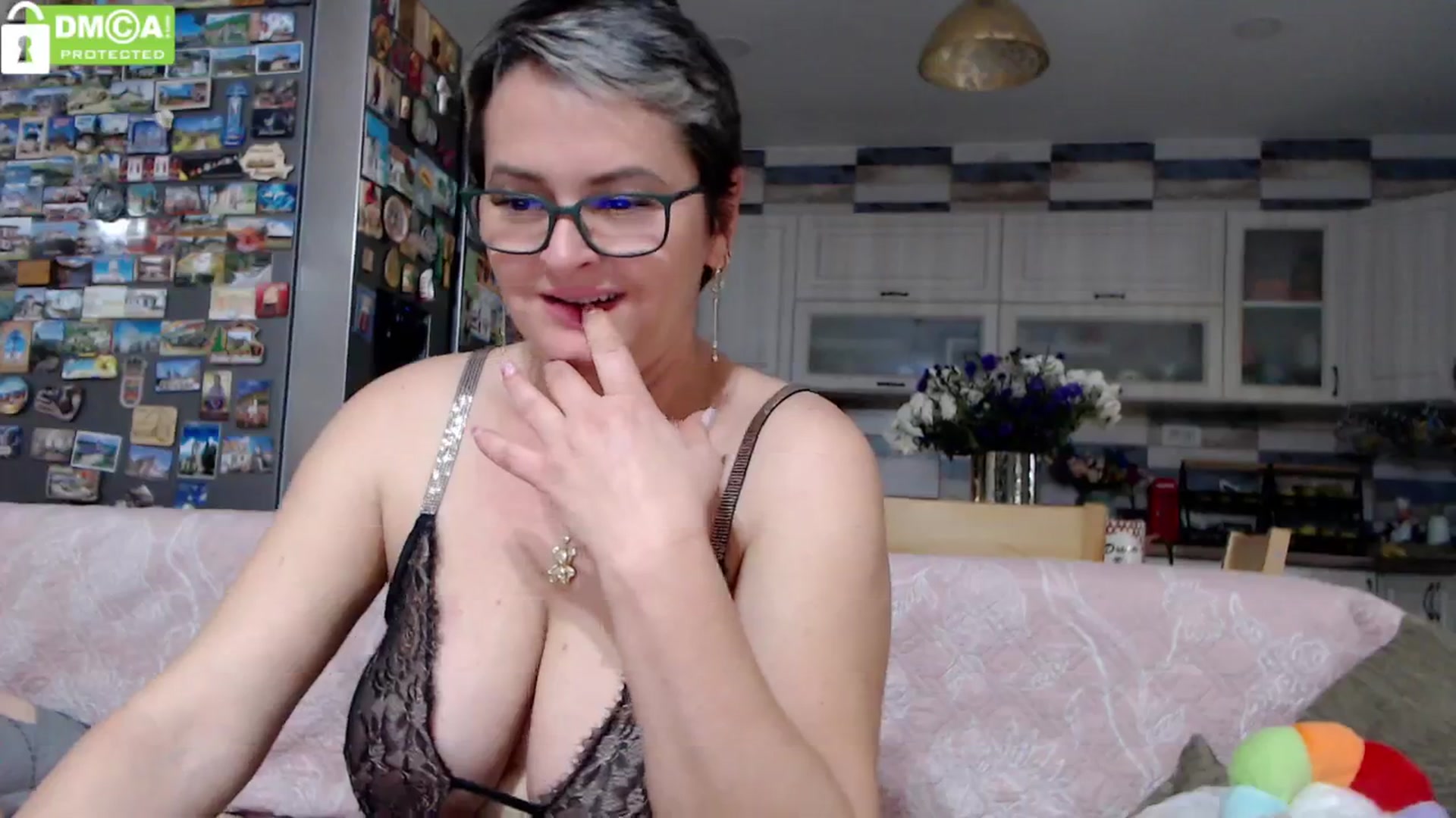Gallery image thumbnail from silverjewel's myfreecams stream on, 10/15/2024, 10:56 image 7 of 20
