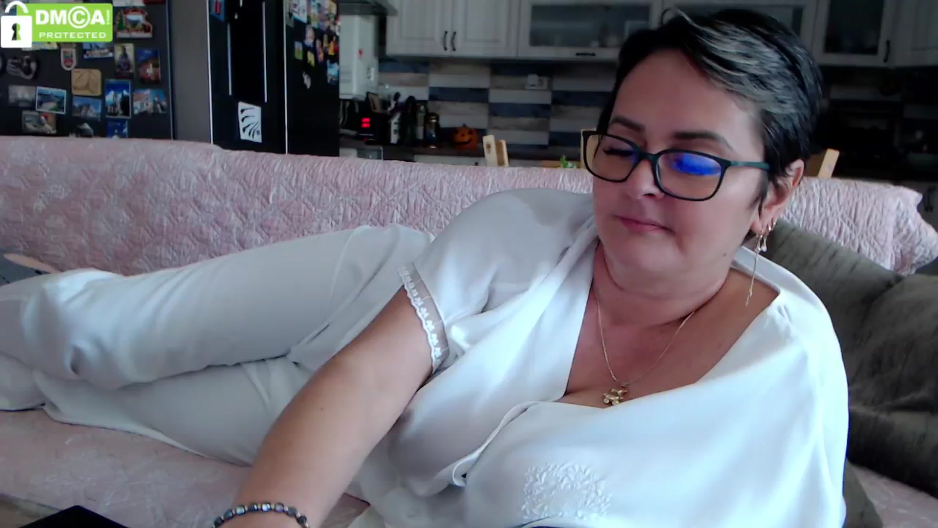 Gallery image thumbnail from silverjewel's myfreecams stream on, 10/23/2024, 10:42 image 10 of 20