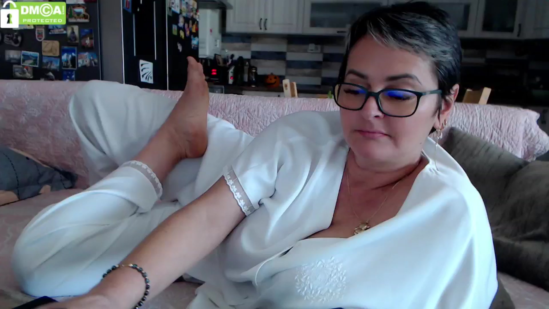 Gallery image thumbnail from silverjewel's myfreecams stream on, 10/23/2024, 10:42 image 9 of 20