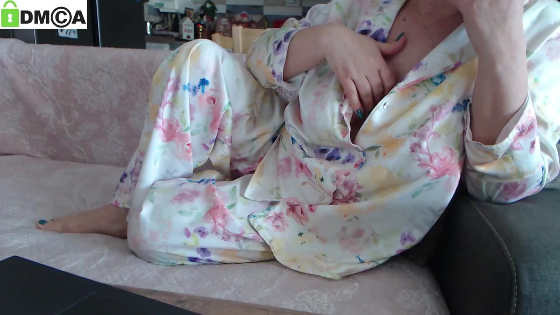 Gallery image thumbnail from silverjewel's myfreecams stream on, 12/17/2024, 10:53 image 16 of 20