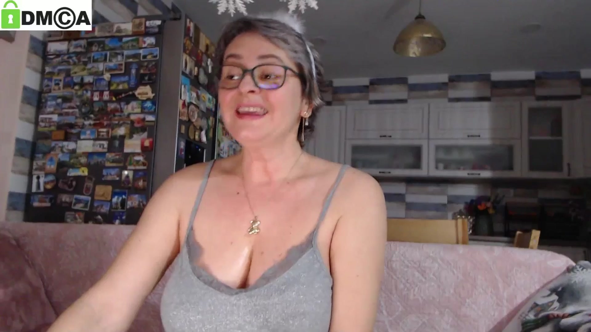 Gallery image thumbnail from silverjewel's myfreecams stream on, 12/25/2024, 17:33 image 4 of 20
