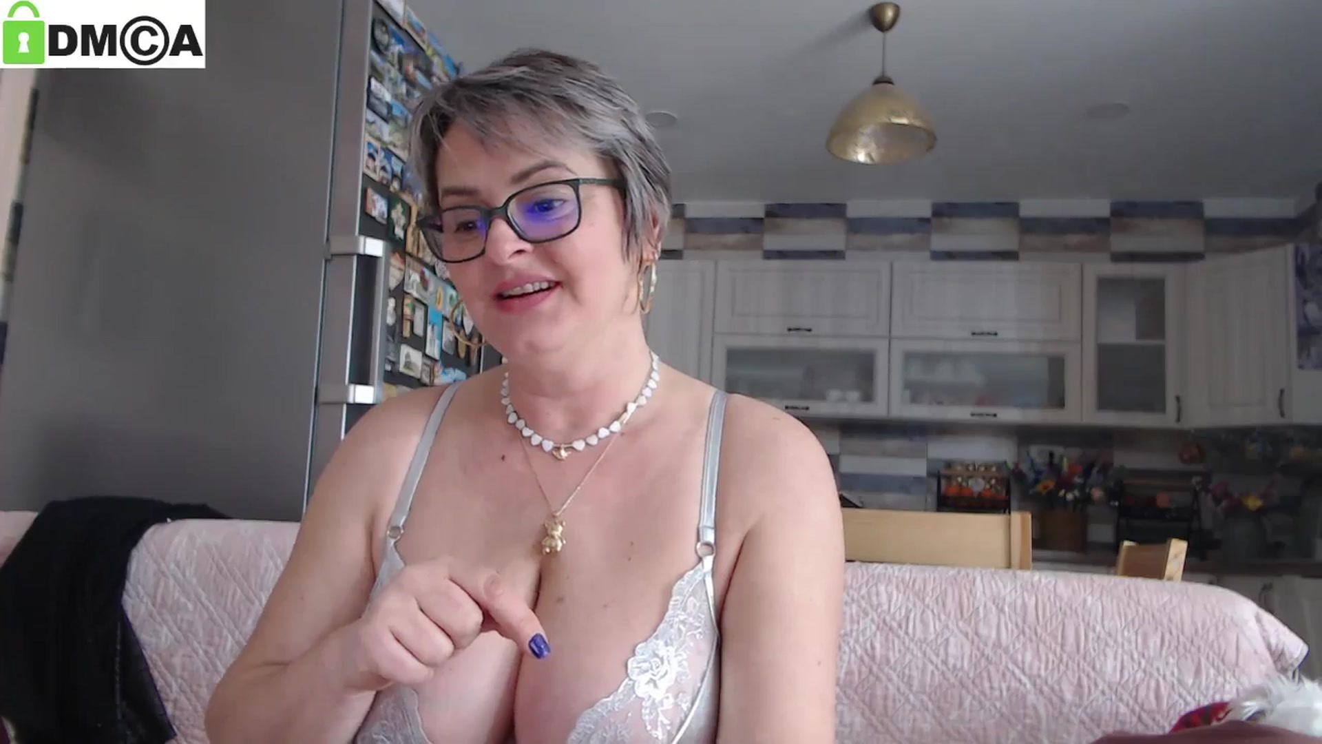 Gallery image thumbnail from silverjewel's myfreecams stream on, 01/17/2025, 09:55 image 16 of 20