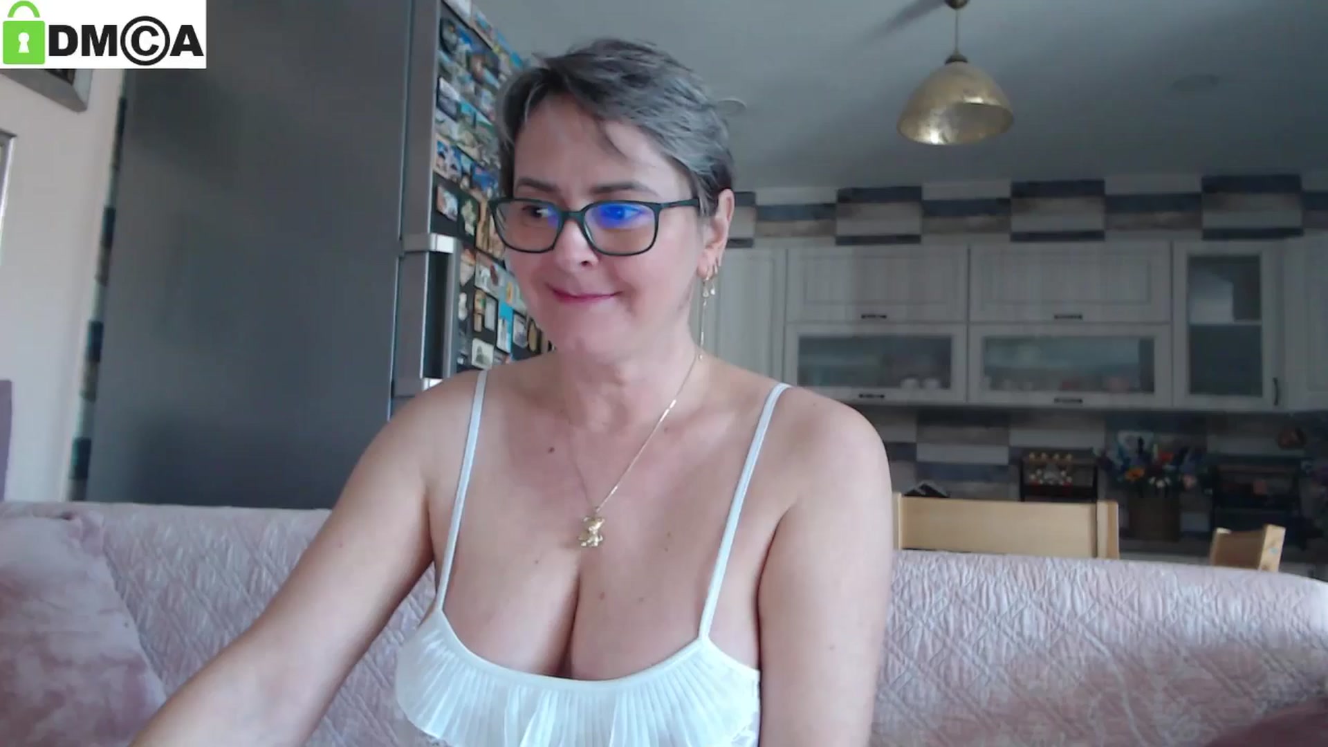 Gallery image thumbnail from silverjewel's myfreecams stream on, 01/19/2025, 11:22 image 12 of 20