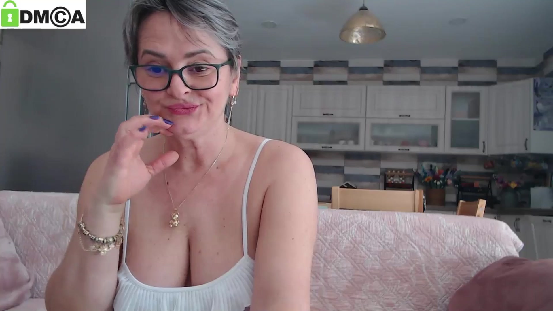 Gallery image thumbnail from silverjewel's myfreecams stream on, 01/19/2025, 12:15 image 9 of 20