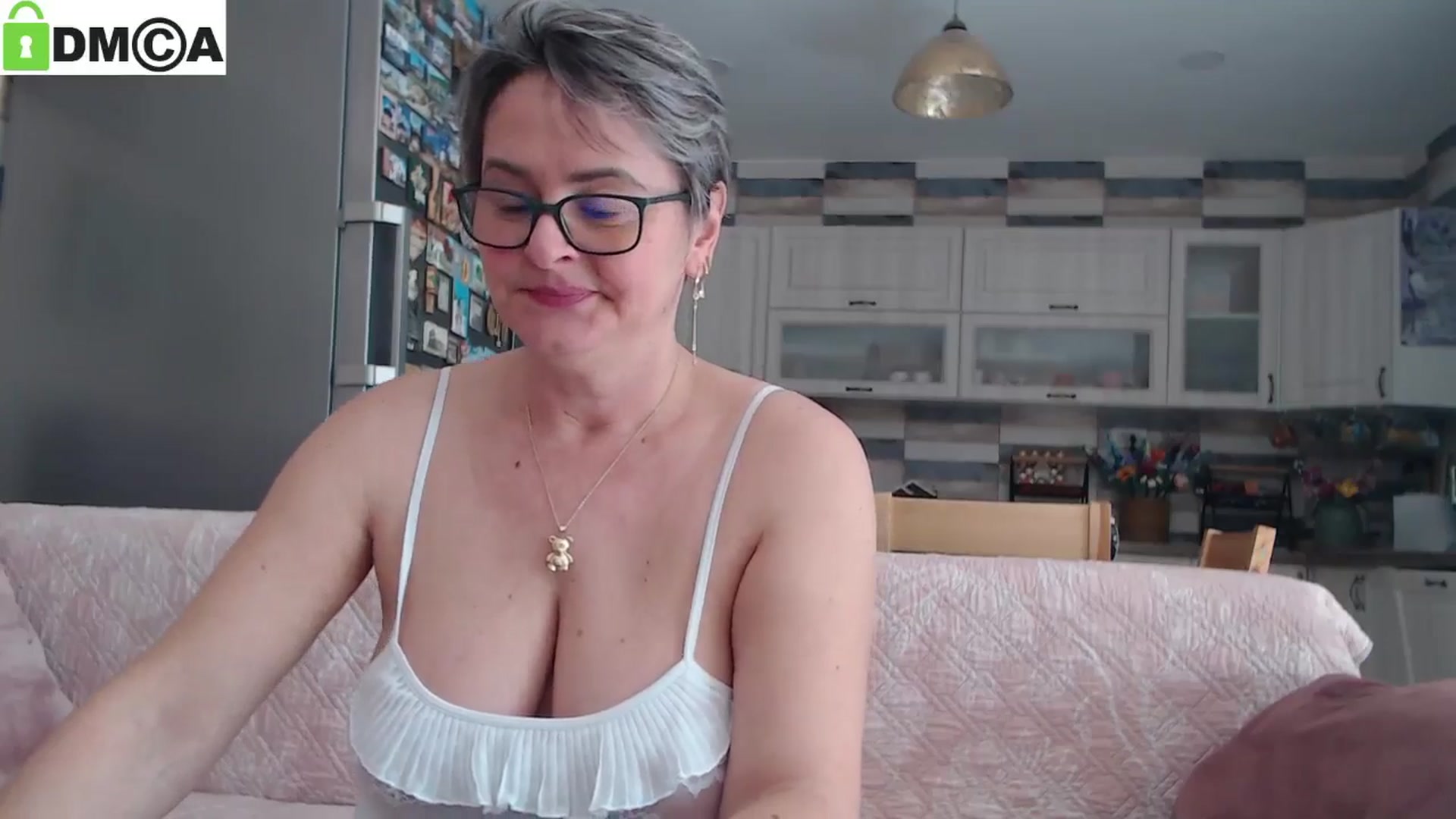 Gallery image thumbnail from silverjewel's myfreecams stream on, 01/19/2025, 12:15 image 4 of 20