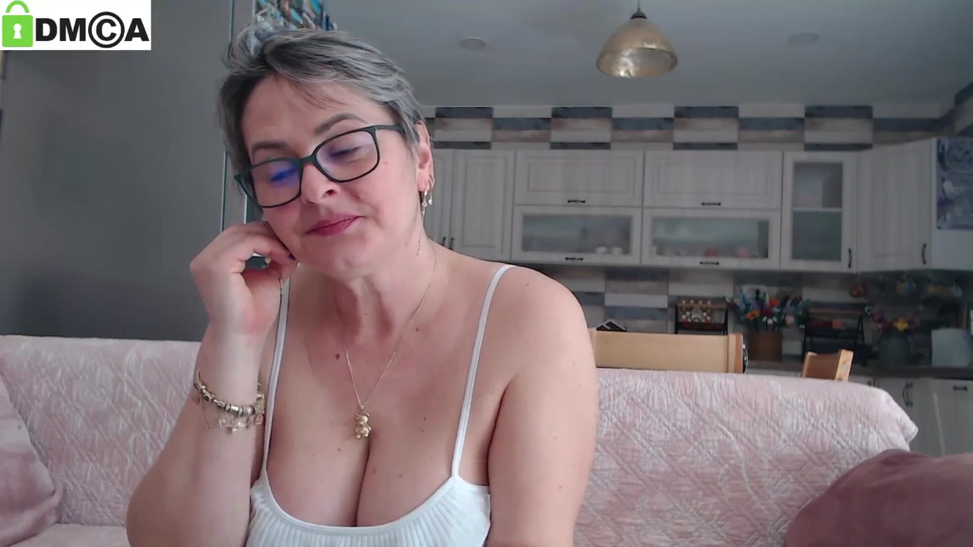 Gallery image thumbnail from silverjewel's myfreecams stream on, 01/19/2025, 12:15 image 15 of 20