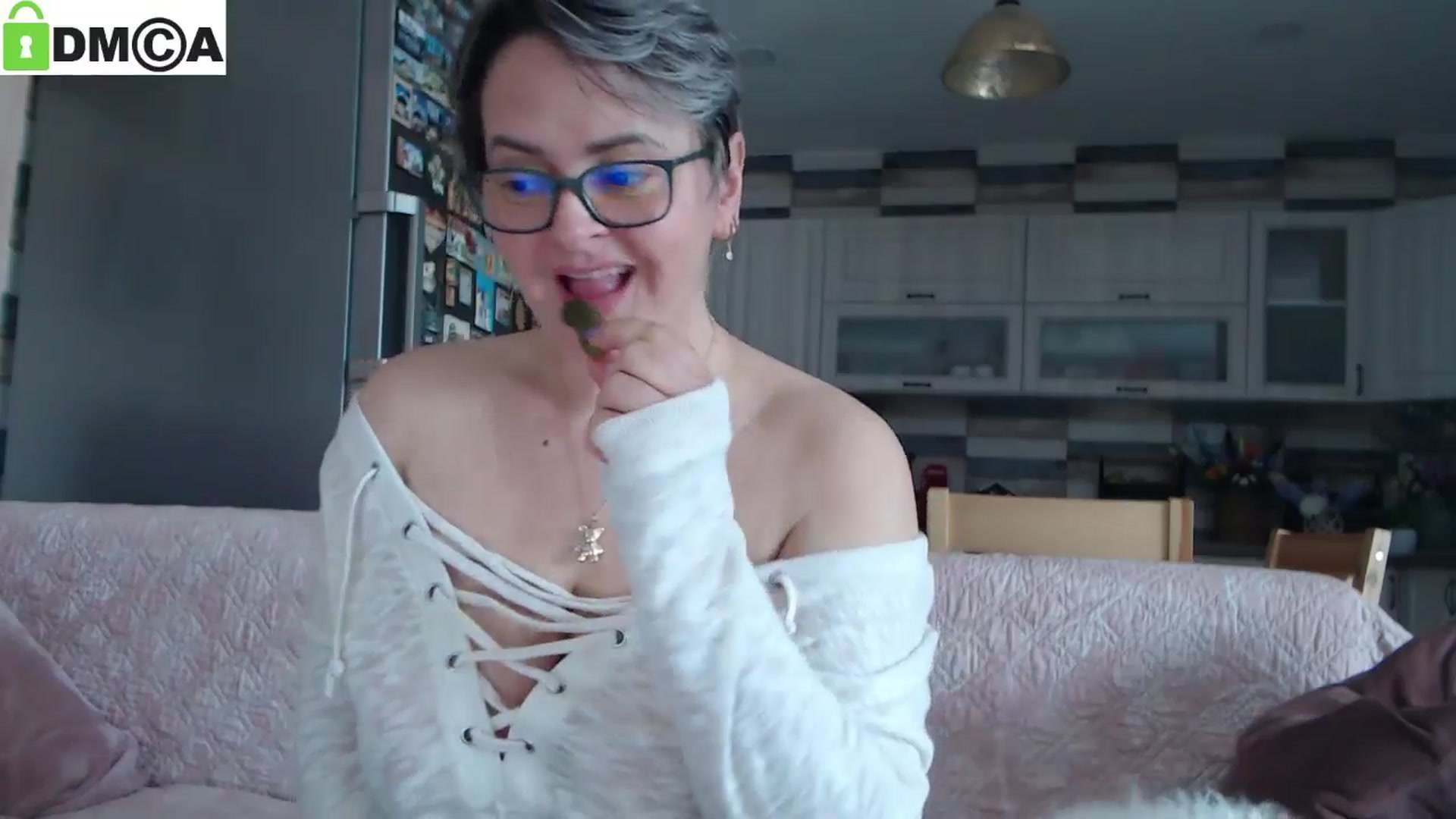 Gallery image thumbnail from silverjewel's myfreecams stream on, 02/06/2025, 11:38 image 4 of 20