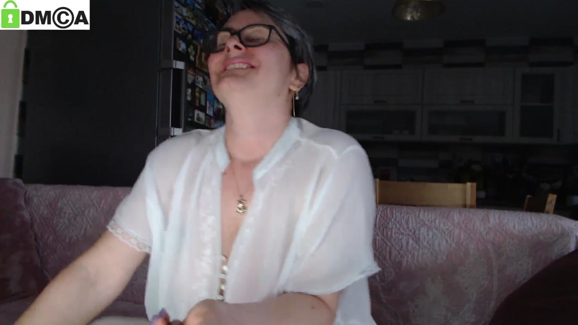 Gallery image thumbnail from silverjewel's myfreecams stream on, 02/08/2025, 14:40 image 13 of 20