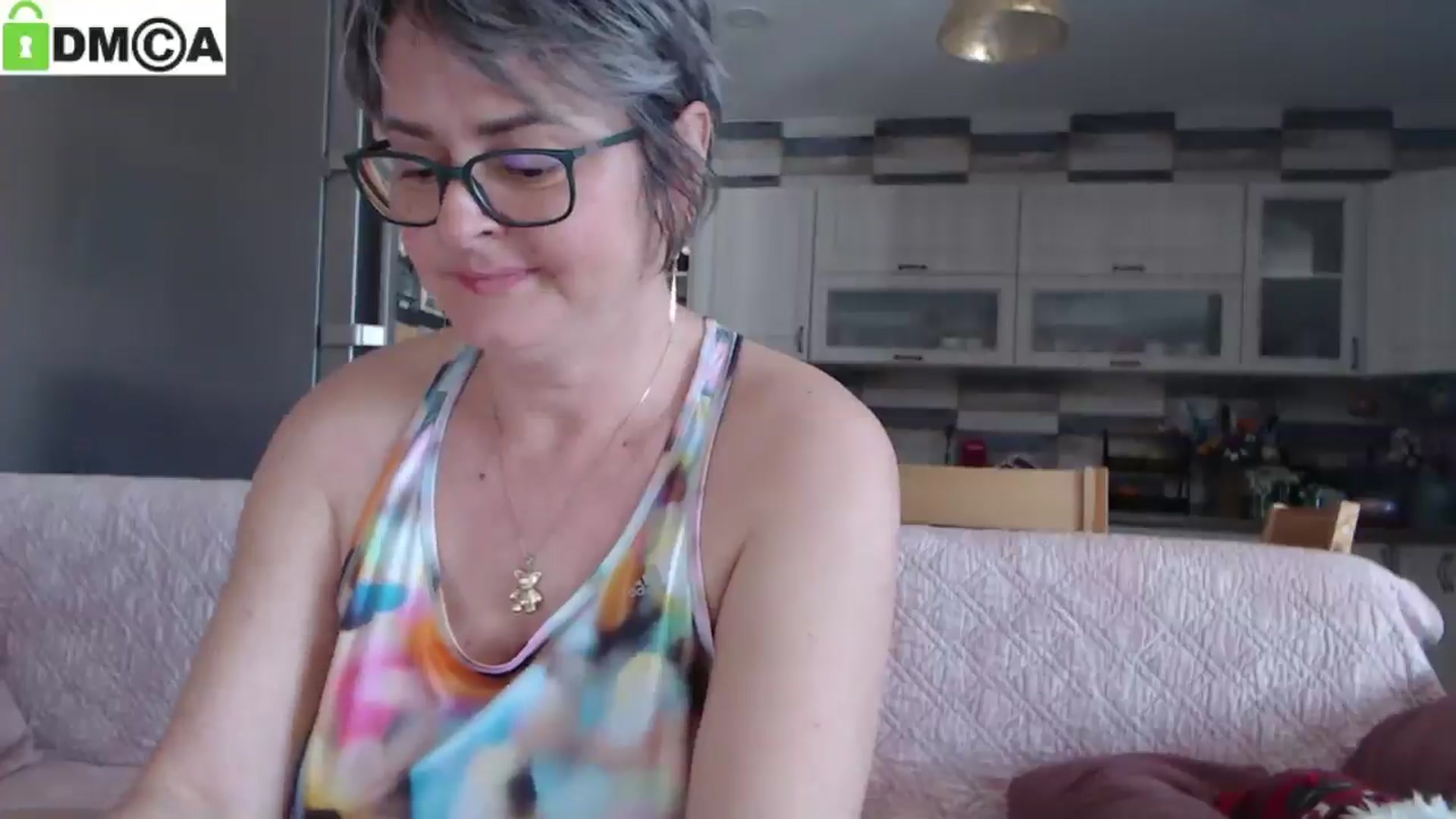 Gallery image thumbnail from silverjewel's myfreecams stream on, 03/05/2025, 09:40 image 9 of 20