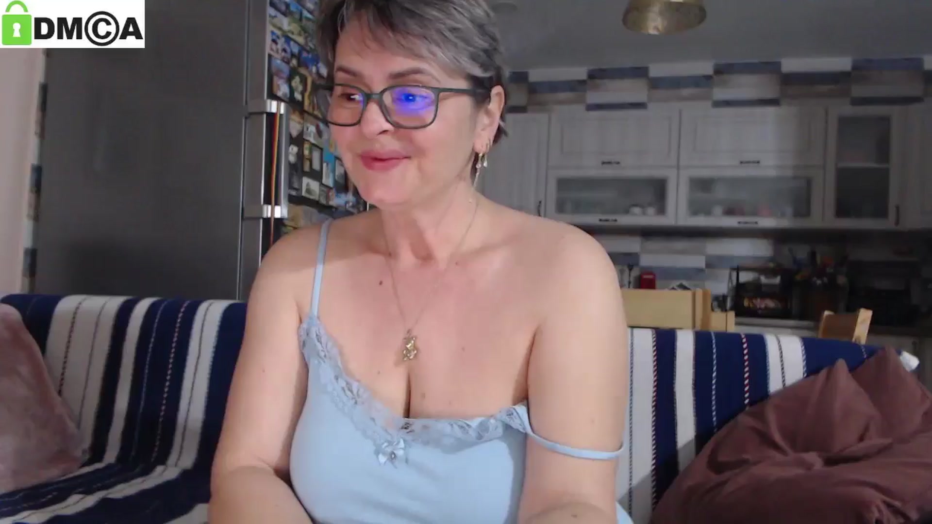 Gallery image thumbnail from silverjewel's myfreecams stream on, 03/20/2025, 18:29 image 3 of 20