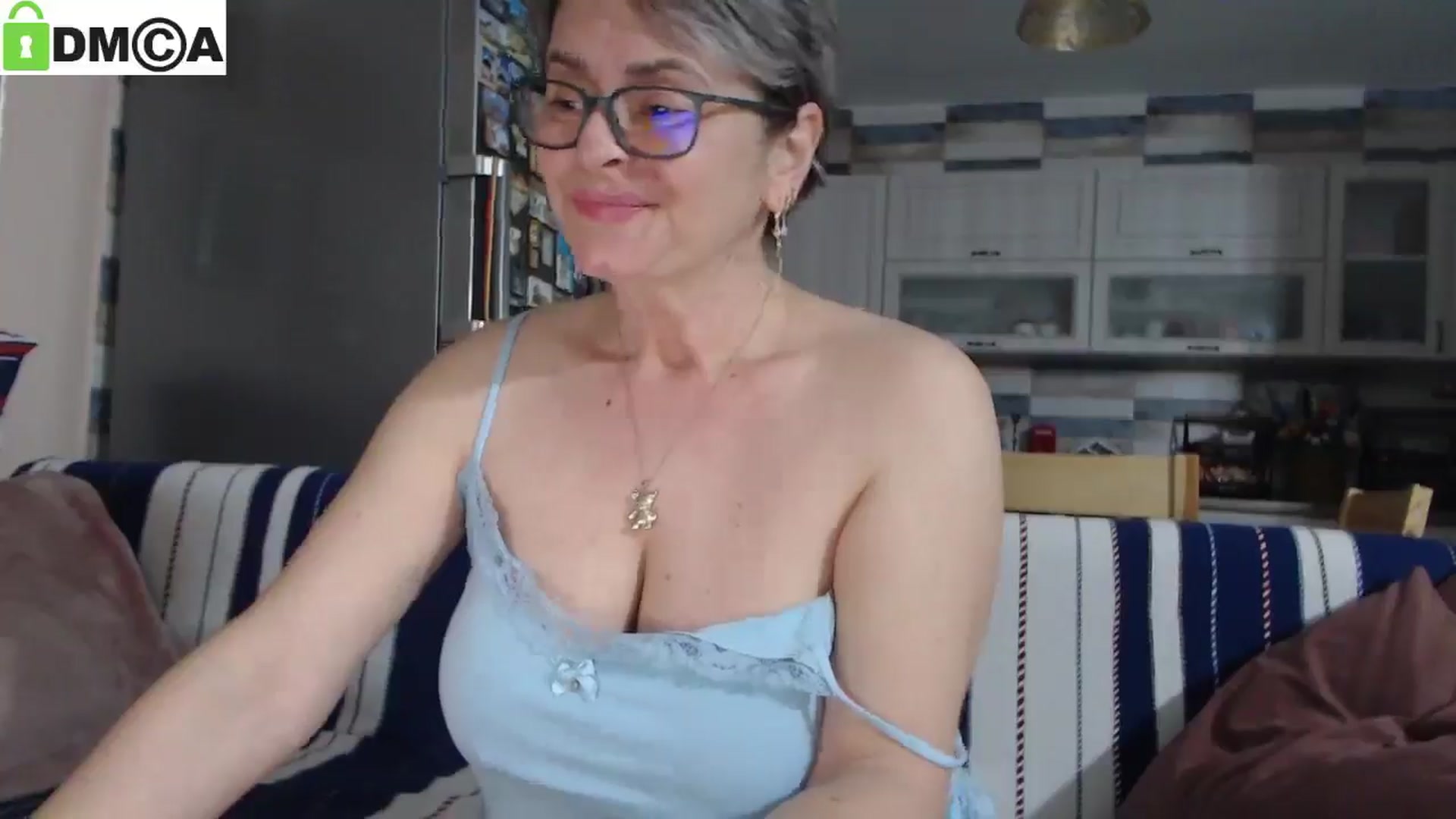 Gallery image thumbnail from silverjewel's myfreecams stream on, 03/20/2025, 19:44 image 3 of 20