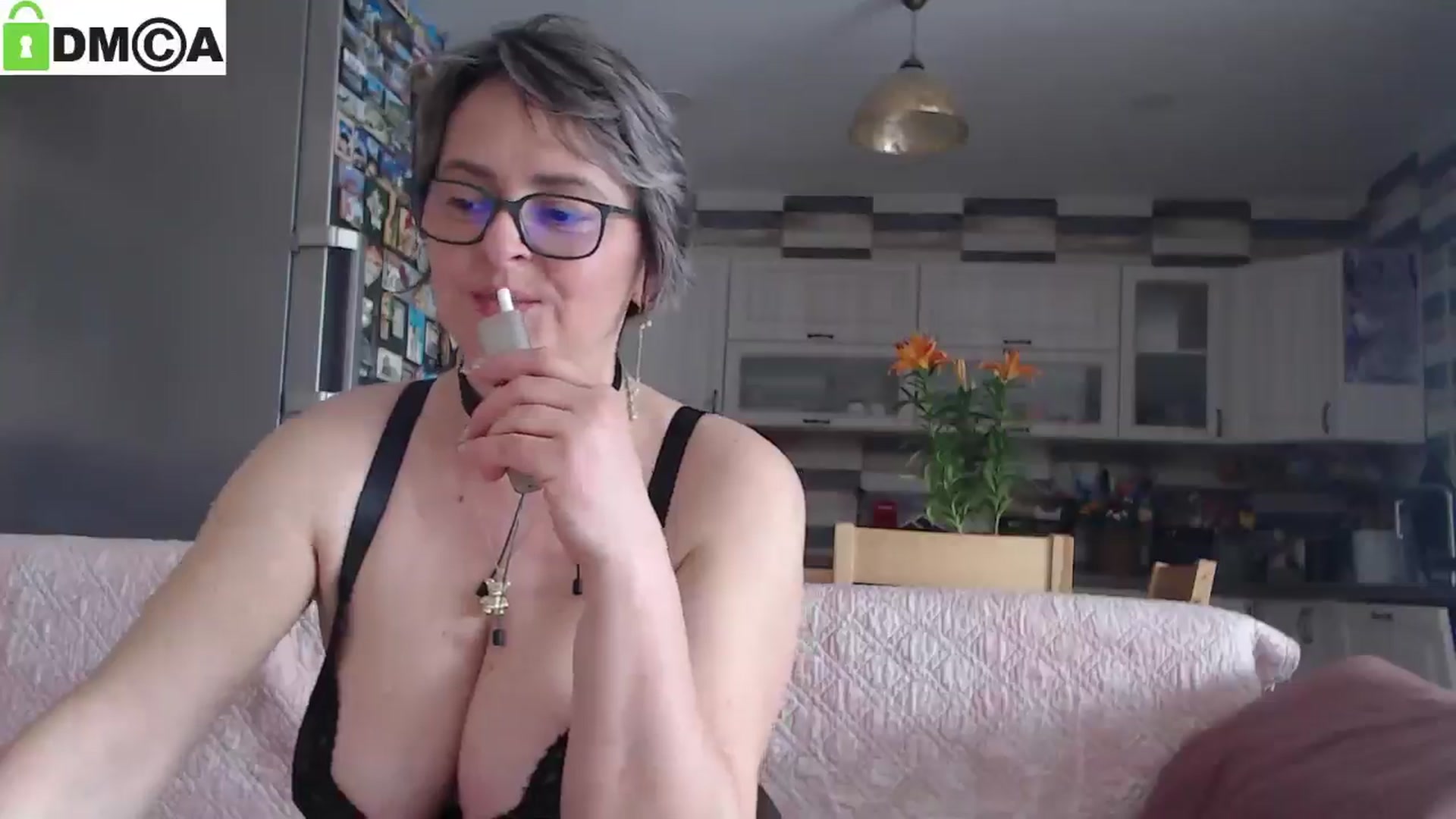 Gallery image thumbnail from silverjewel's myfreecams stream on, 04/04/2025, 10:20 image 17 of 20