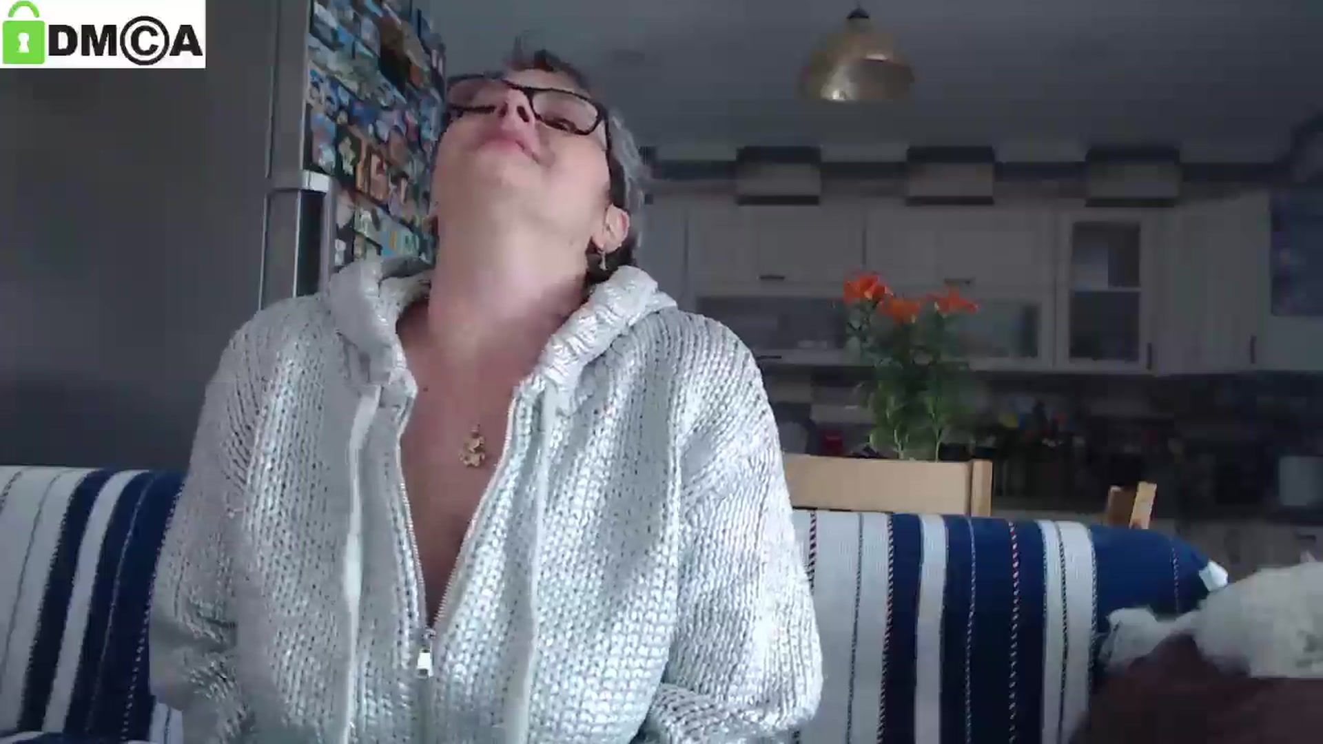 Gallery image thumbnail from silverjewel's myfreecams stream on, 04/07/2025, 11:12 image 9 of 20