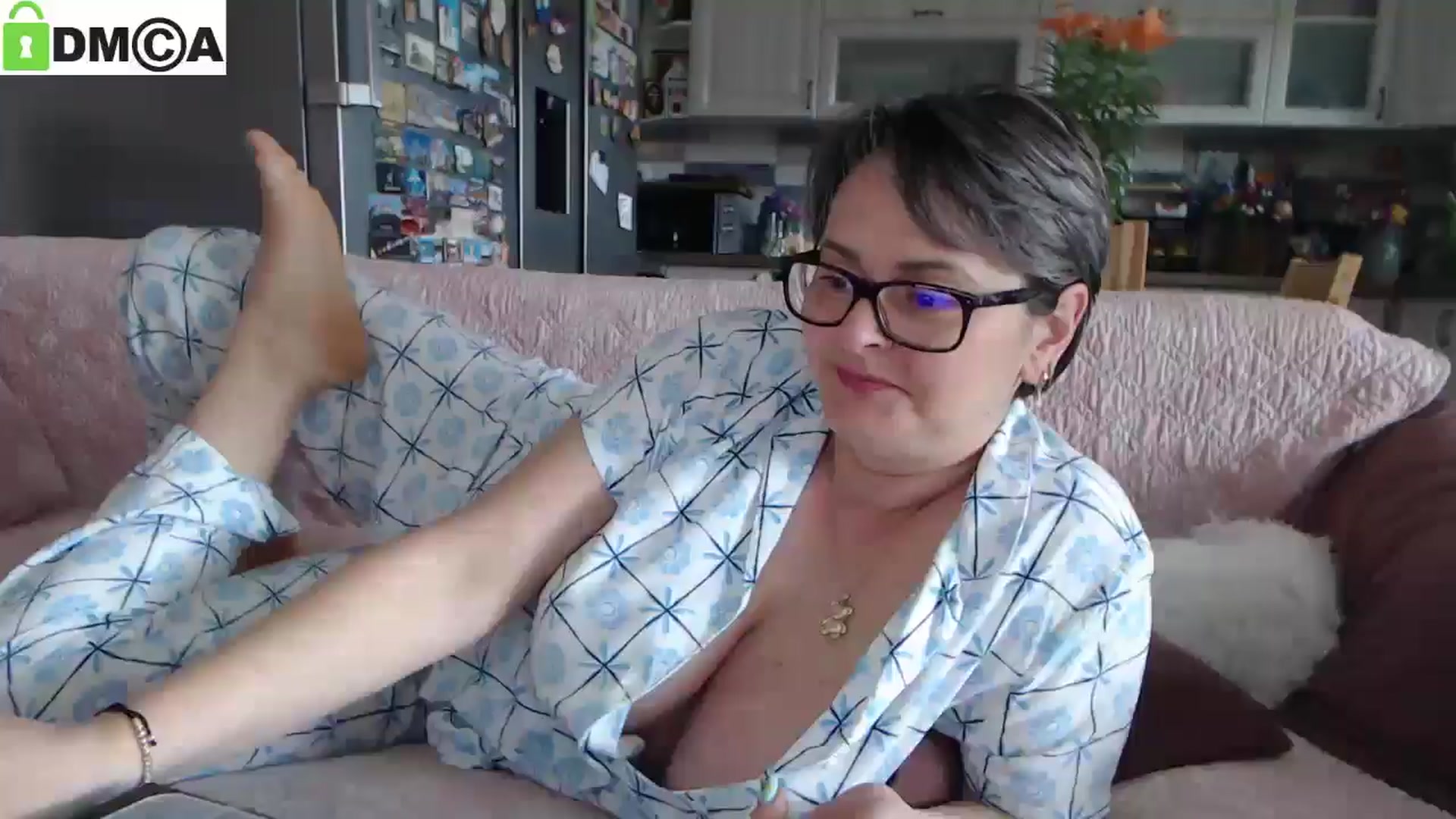 Gallery image thumbnail from silverjewel's myfreecams stream on, 04/09/2025, 09:14 image 1 of 20