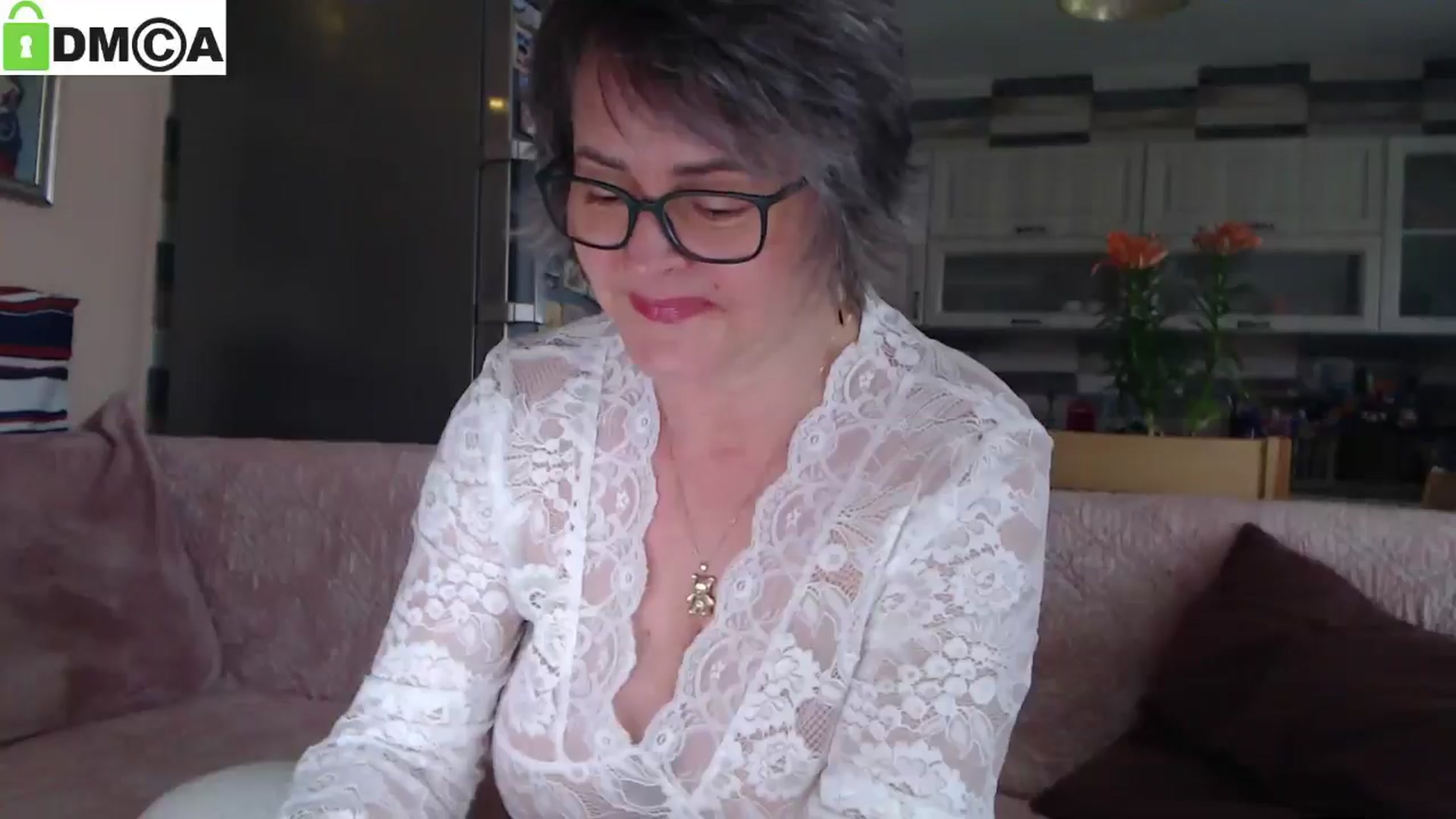 Gallery image thumbnail from silverjewel's myfreecams stream on, 04/10/2025, 09:22 image 17 of 20