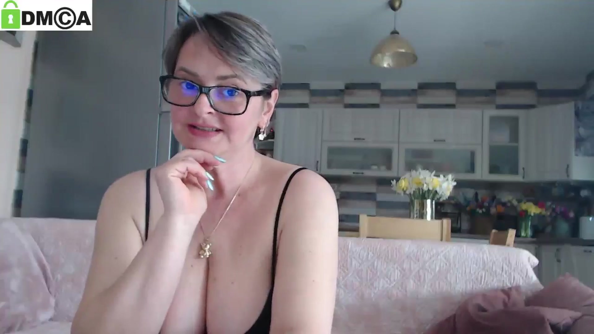 Gallery image thumbnail from silverjewel's myfreecams stream on, 04/20/2025, 13:25 image 17 of 20