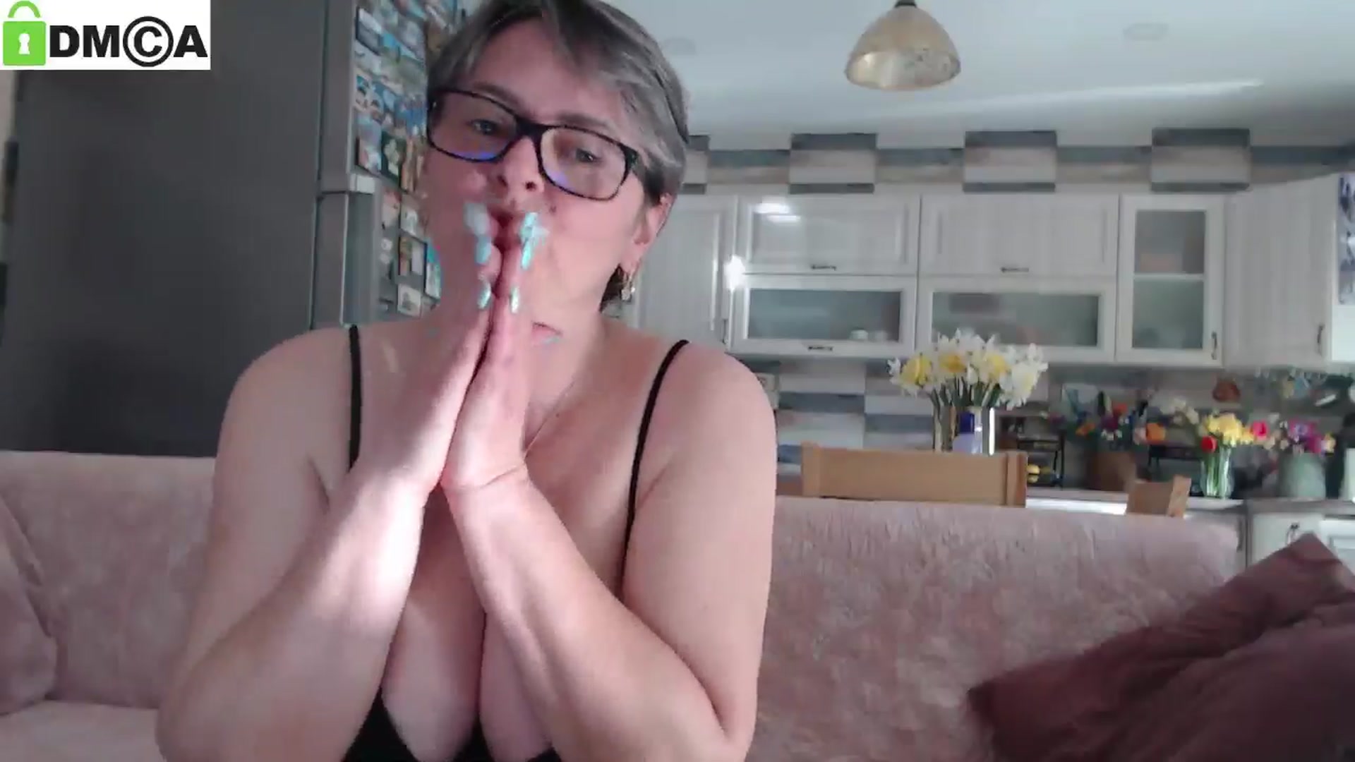 Gallery image thumbnail from silverjewel's myfreecams stream on, 04/20/2025, 15:42 image 2 of 20
