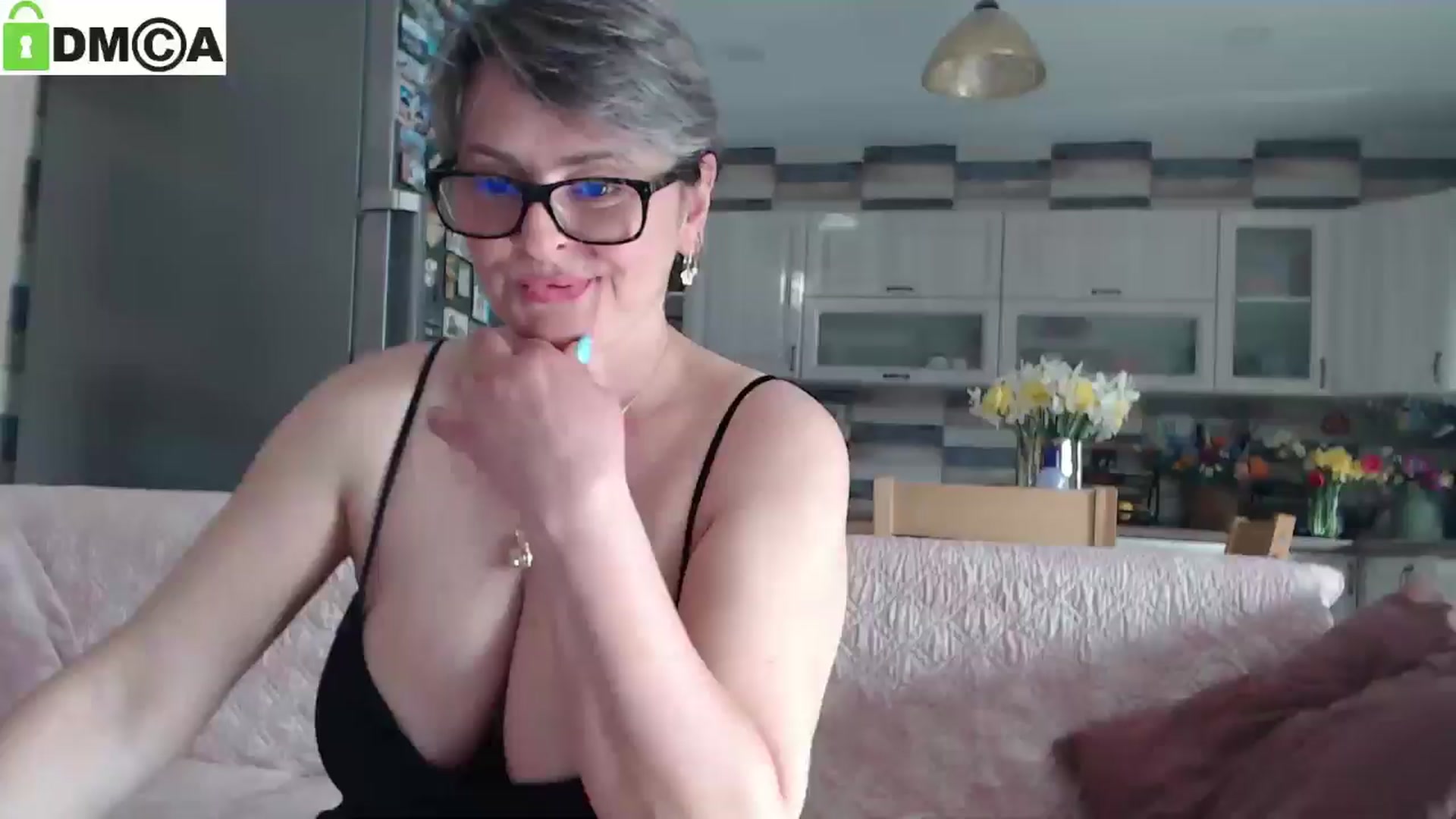 Gallery image thumbnail from silverjewel's myfreecams stream on, 04/20/2025, 15:42 image 1 of 20