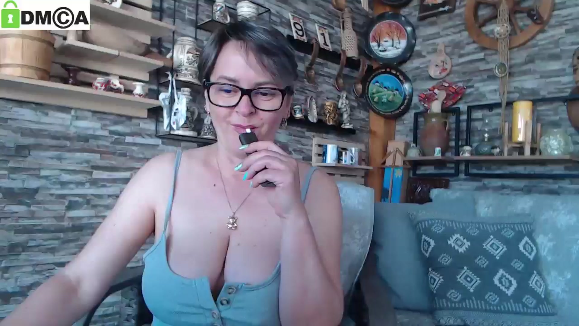 Gallery image thumbnail from silverjewel's myfreecams stream on, 04/21/2025, 08:54 image 2 of 20