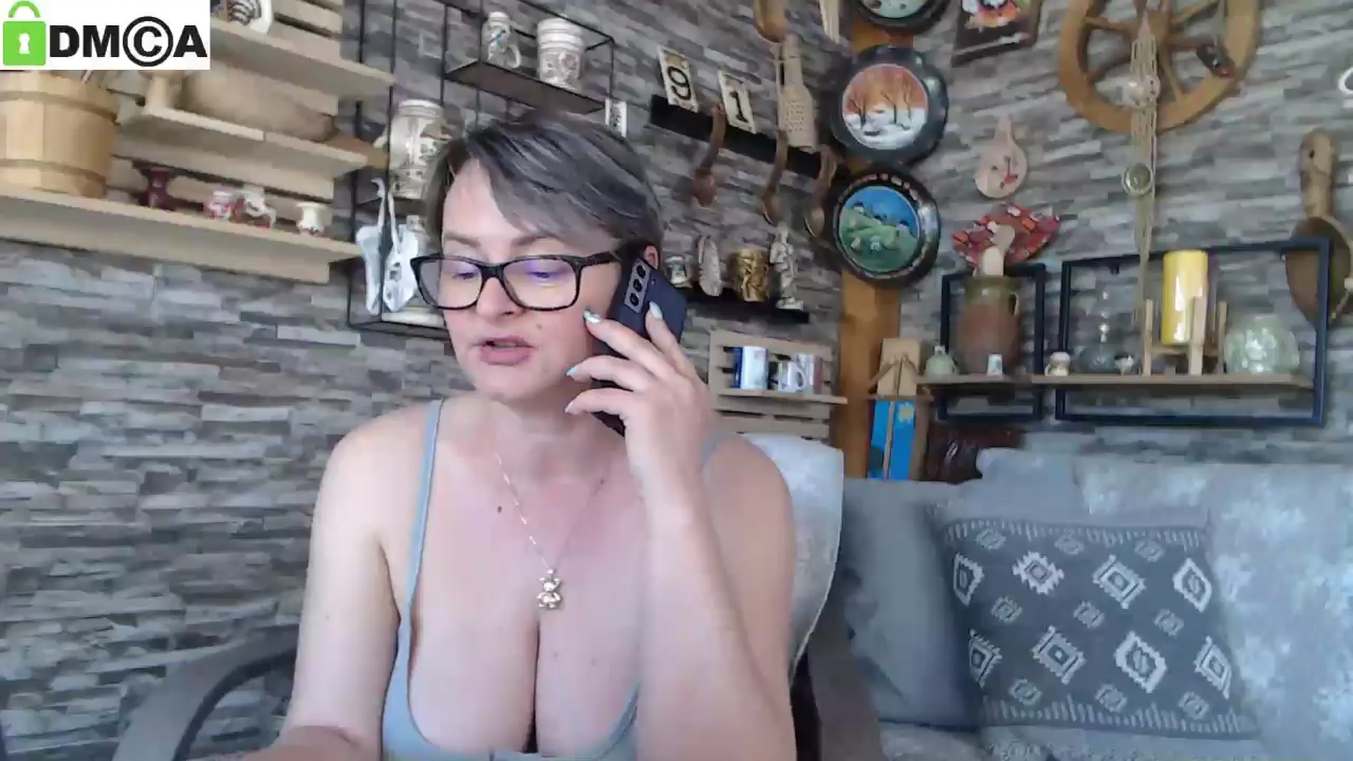 Gallery image thumbnail from silverjewel's myfreecams stream on, 04/21/2025, 11:18 image 4 of 20