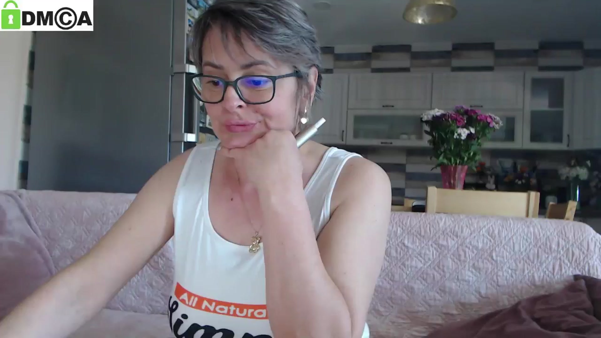 Gallery image thumbnail from silverjewel's myfreecams stream on, 04/28/2025, 11:17 image 13 of 20