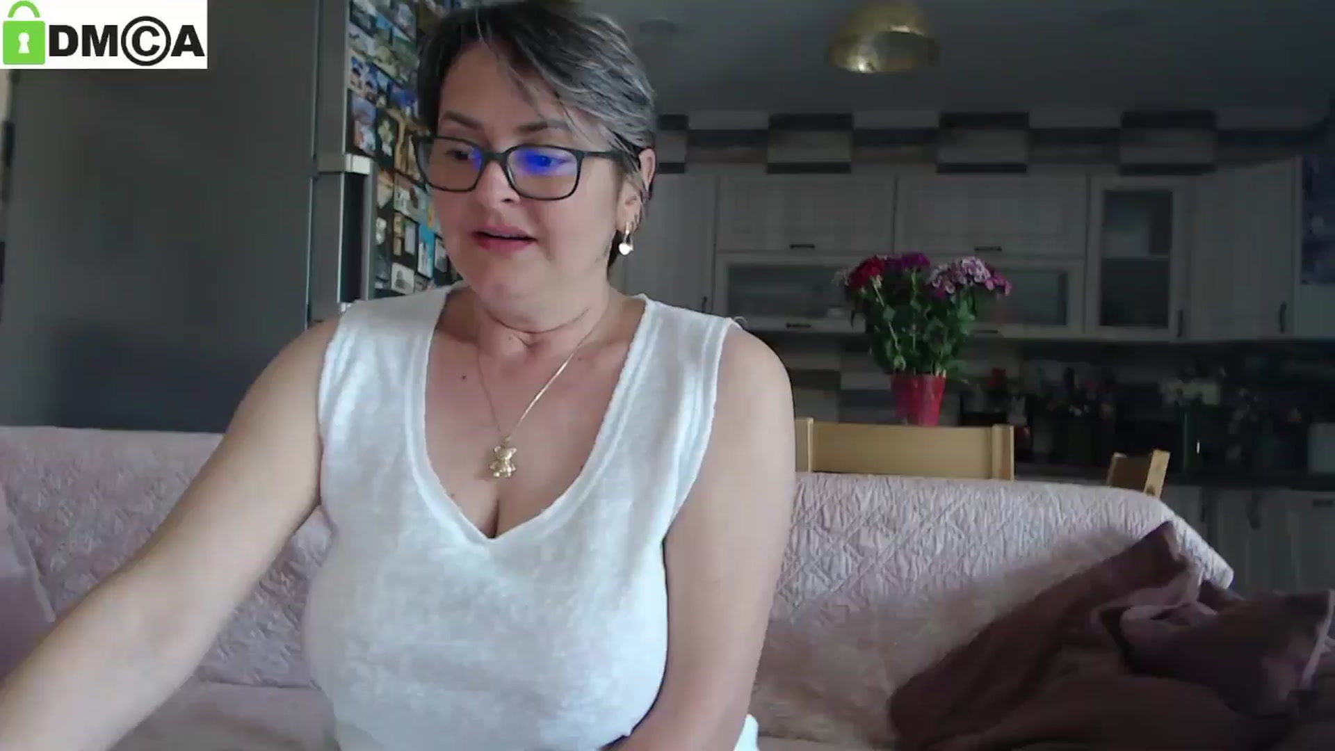 Gallery image thumbnail from silverjewel's myfreecams stream on, 04/30/2025, 11:16 image 1 of 20