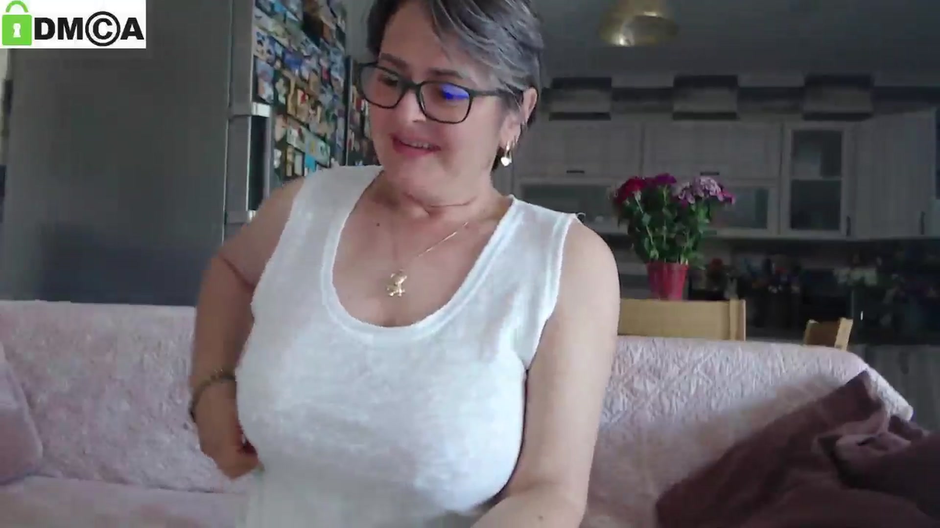 Gallery image thumbnail from silverjewel's myfreecams stream on, 04/30/2025, 11:16 image 2 of 20