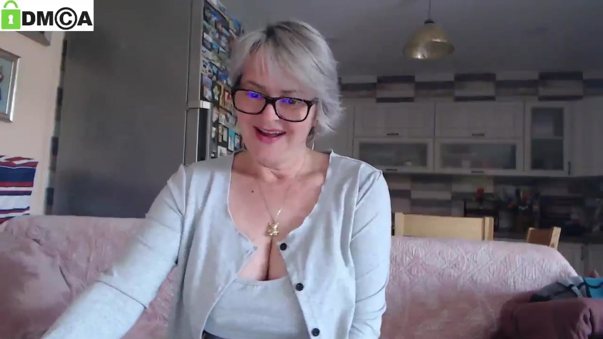 Gallery image thumbnail from silverjewel's myfreecams stream on, 05/13/2025, 08:10 image 2 of 20