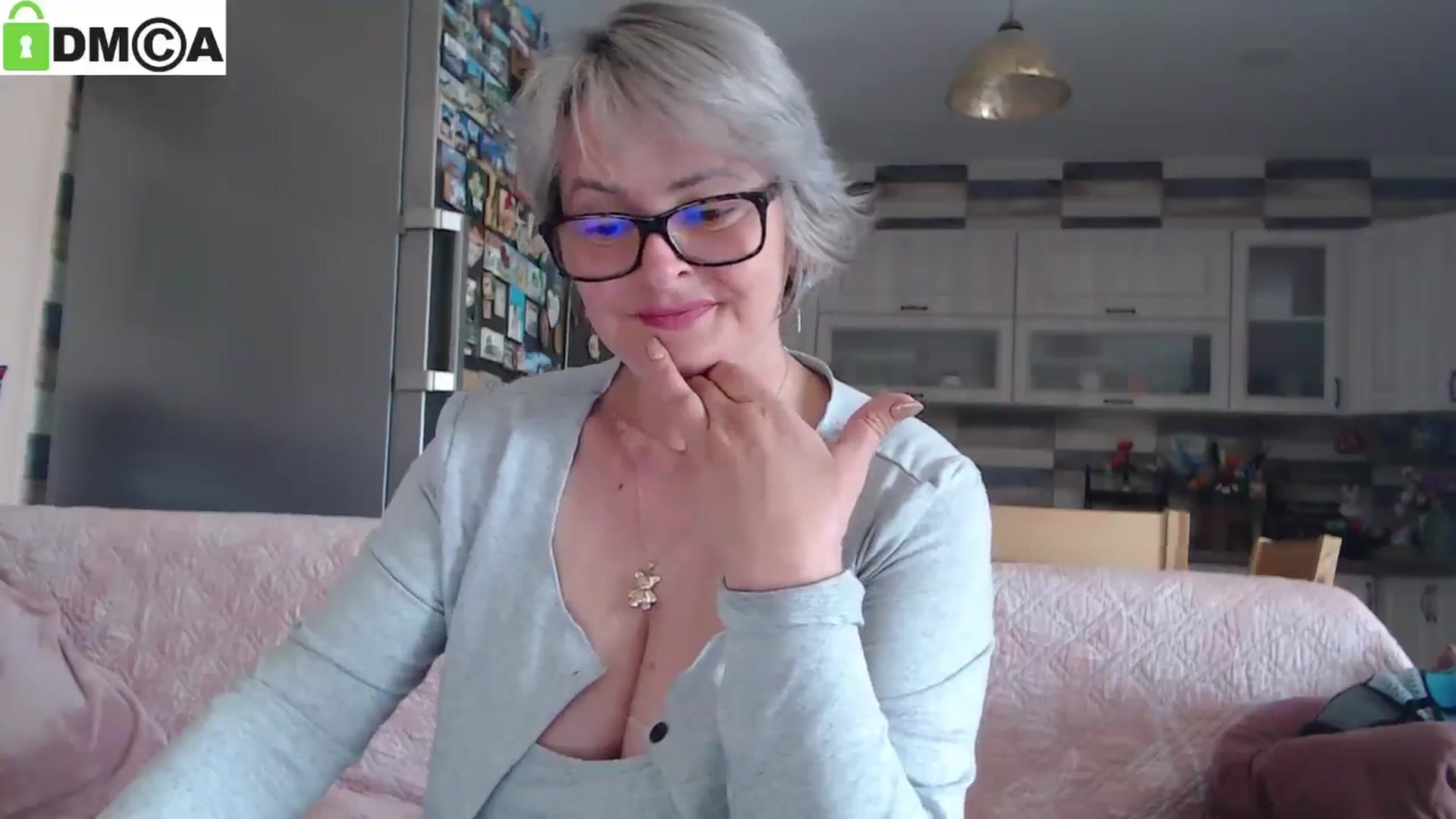 Gallery image thumbnail from silverjewel's myfreecams stream on, 05/13/2025, 08:10 image 19 of 20