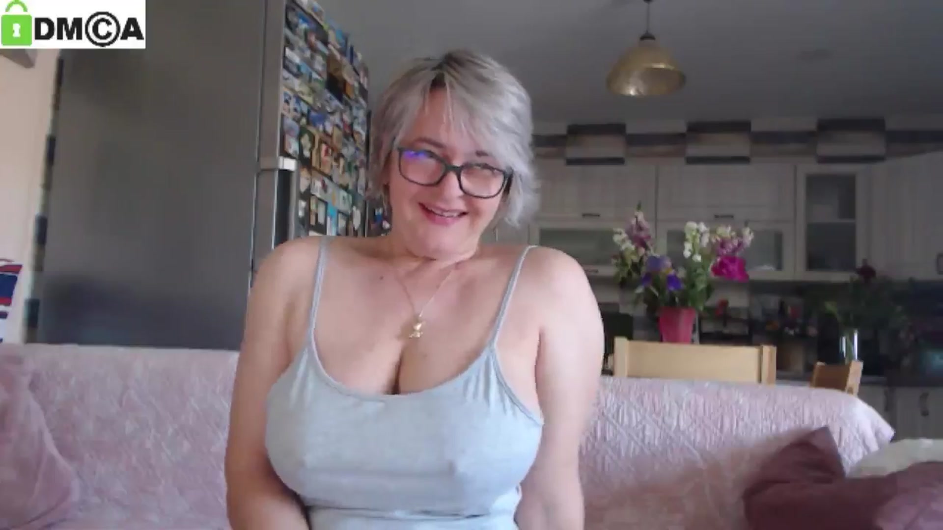 Gallery image thumbnail from silverjewel's myfreecams stream on, 05/20/2025, 07:36 image 10 of 20