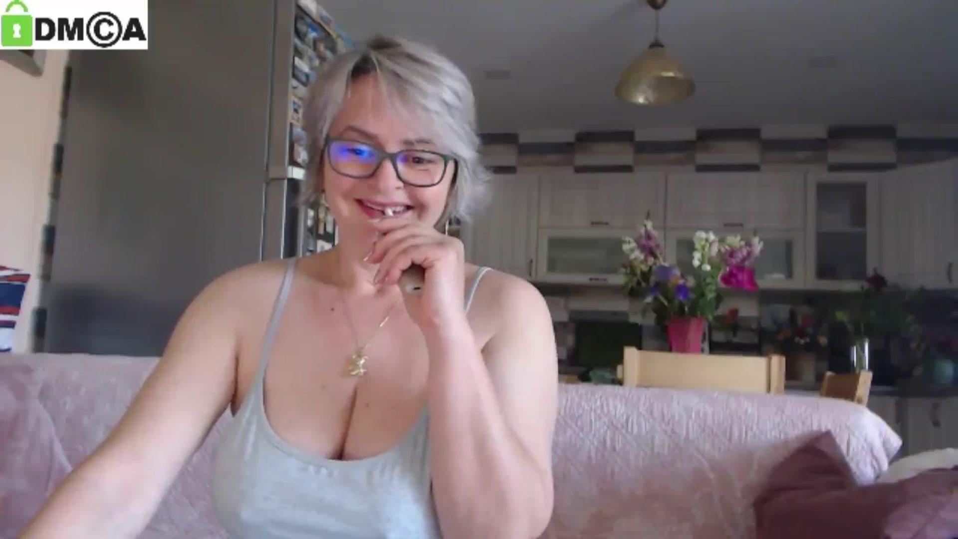 Gallery image thumbnail from silverjewel's myfreecams stream on, 05/20/2025, 07:36 image 3 of 20