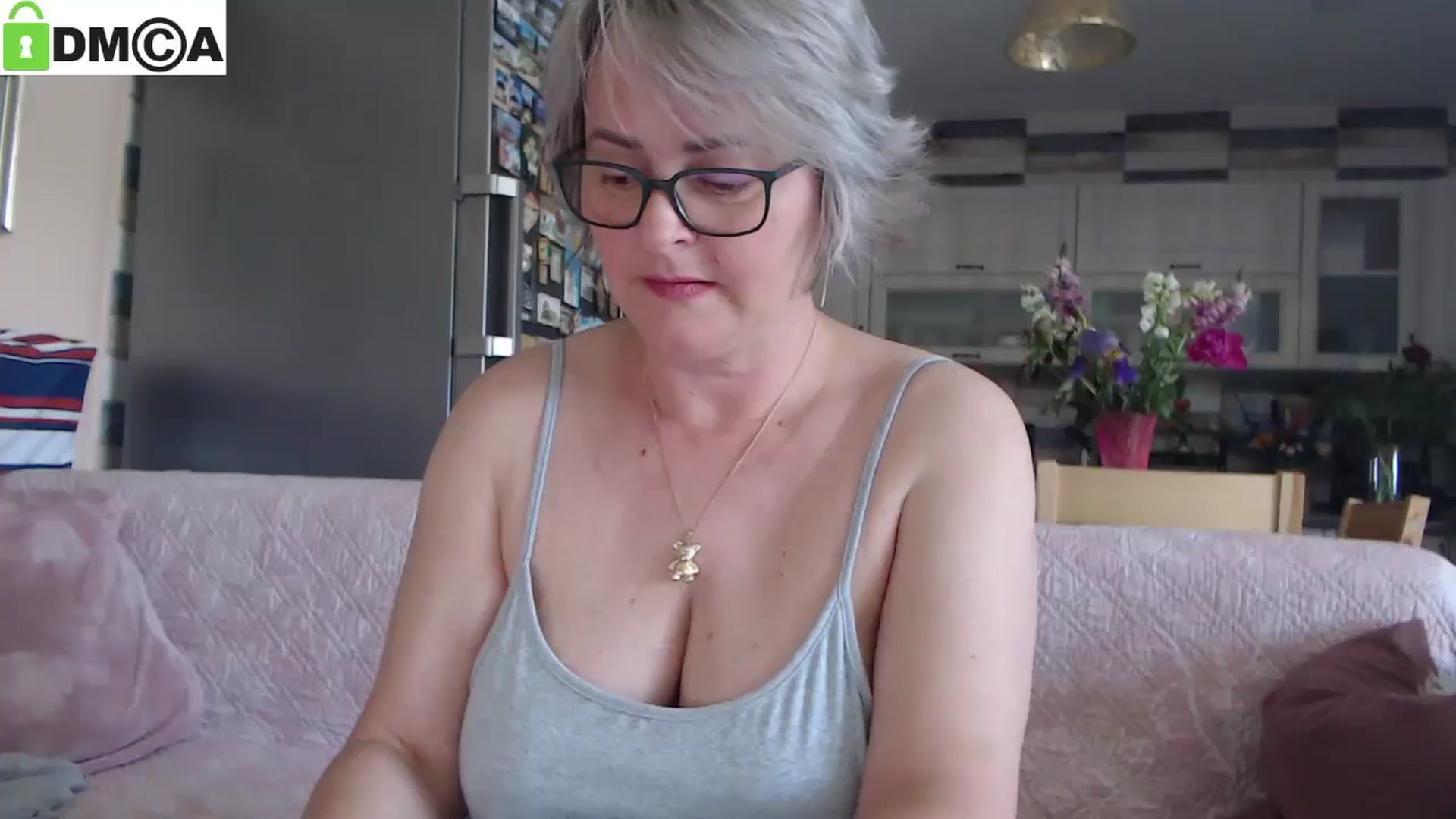 Gallery image thumbnail from silverjewel's myfreecams stream on, 05/20/2025, 09:49 image 12 of 20